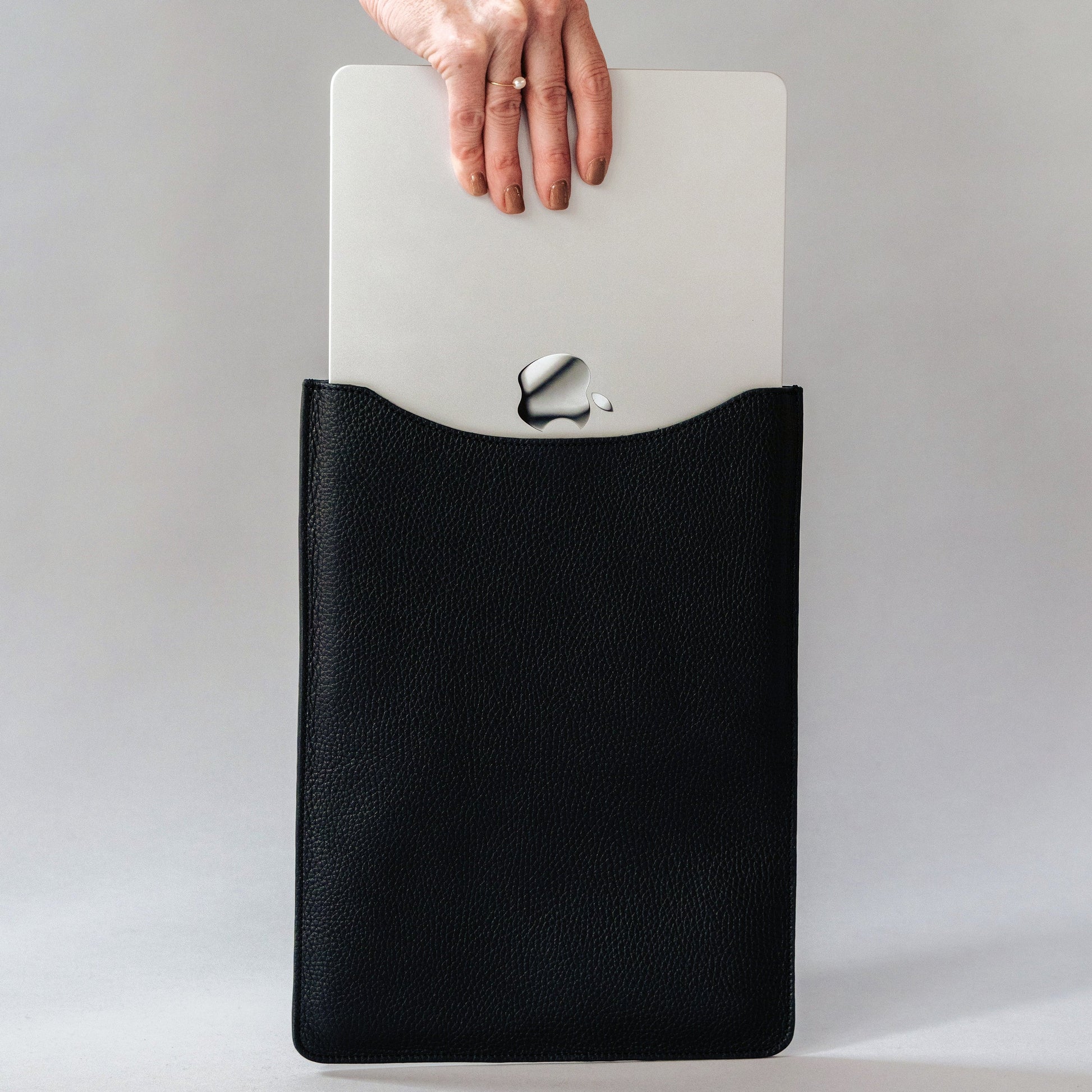 The Lisboa Tote + Laptop Sleeve Set Black