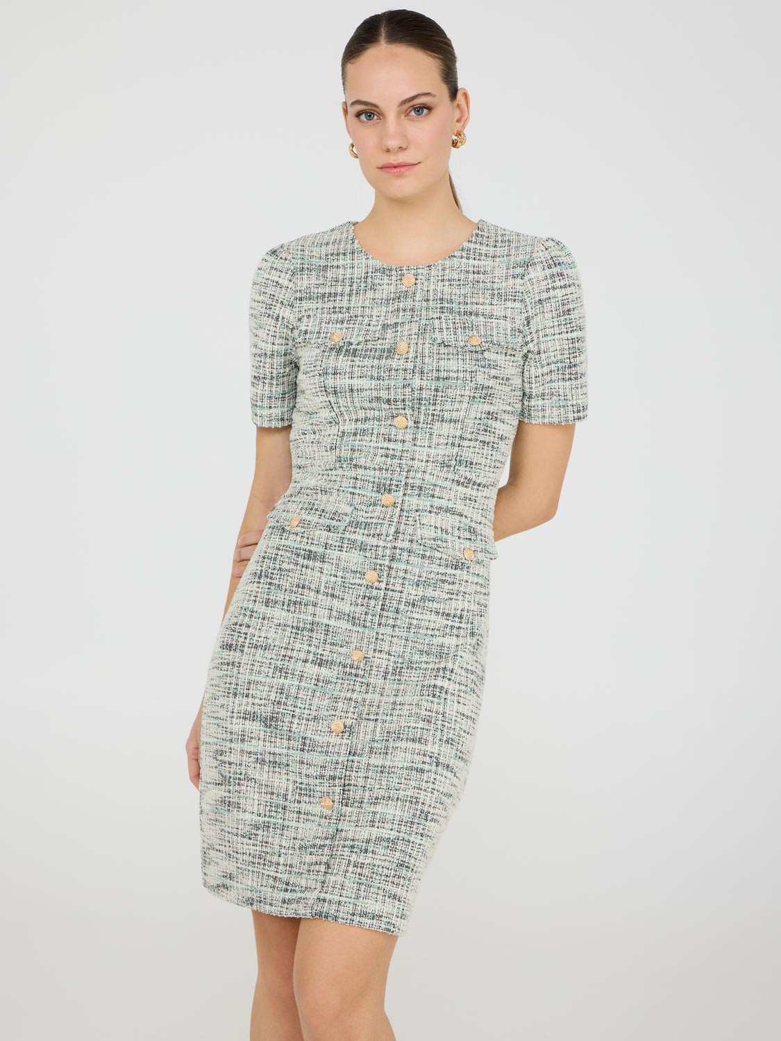 Robe fourreau boutonnée sur le devant en boucle
