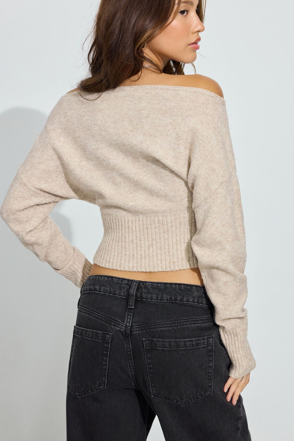Pull spongieux à épaules dénudées