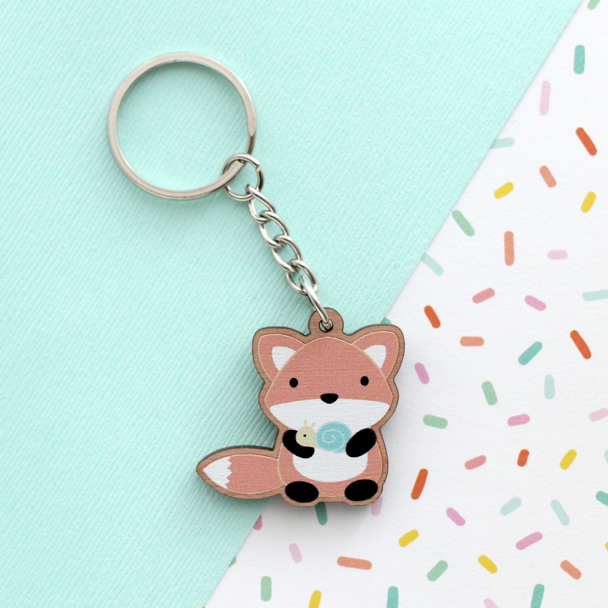 Porte-clés en bois Renard avec escargot - Charmant porte-bonheur en bois - Cadeau écologique