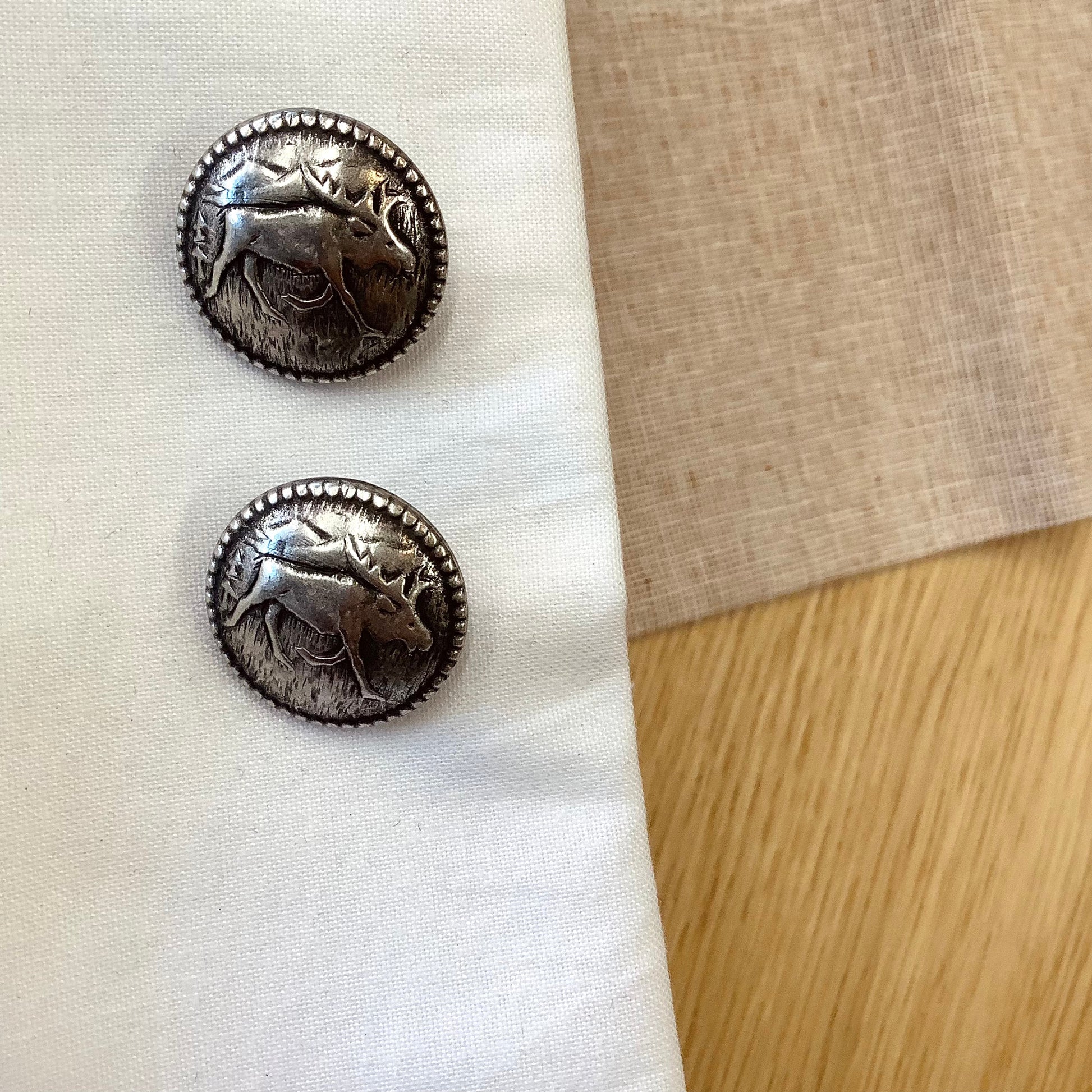 Elan ; Bouton à tige, argent, 23 mm