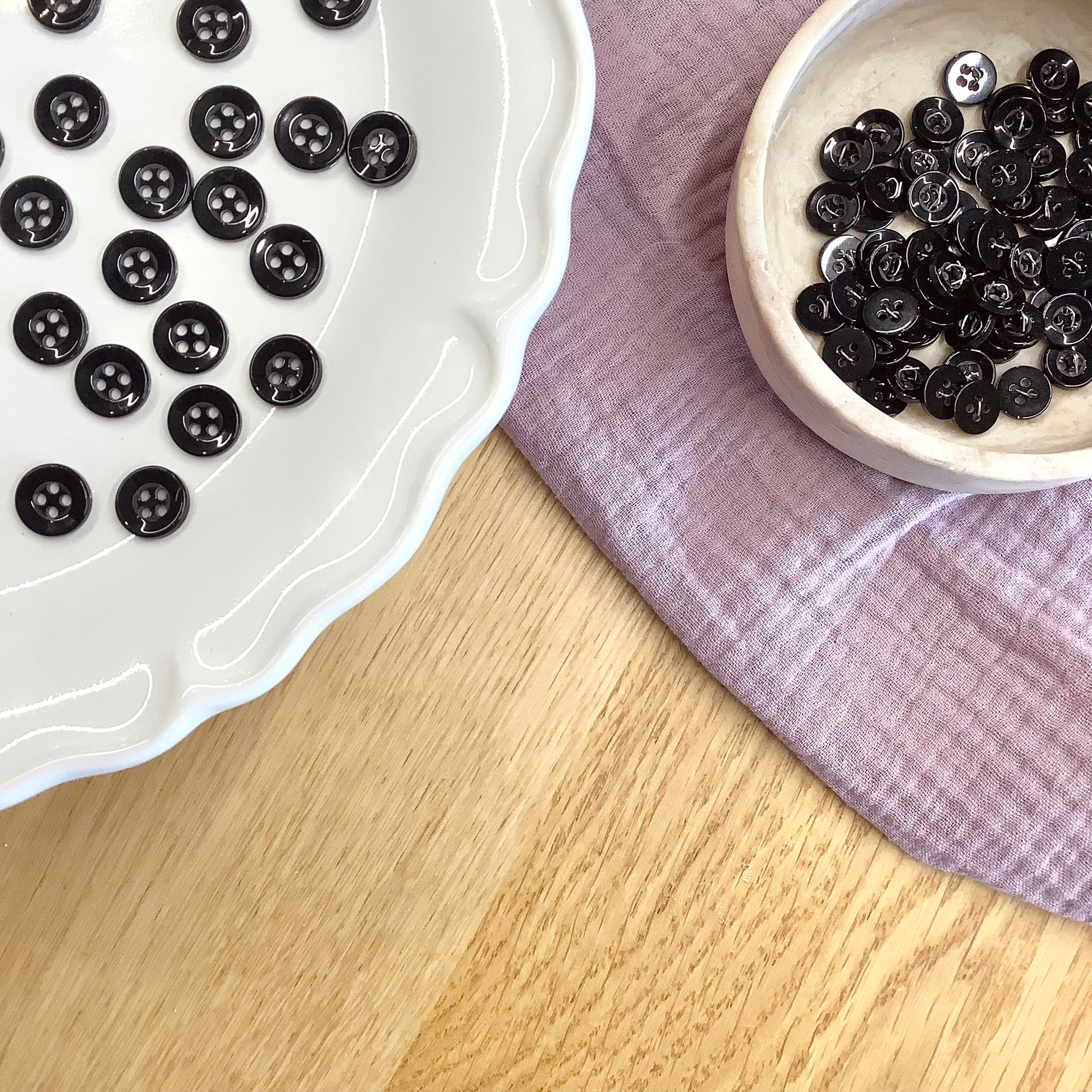 Elan ; Bouton 4 trous, noir - 1/2"