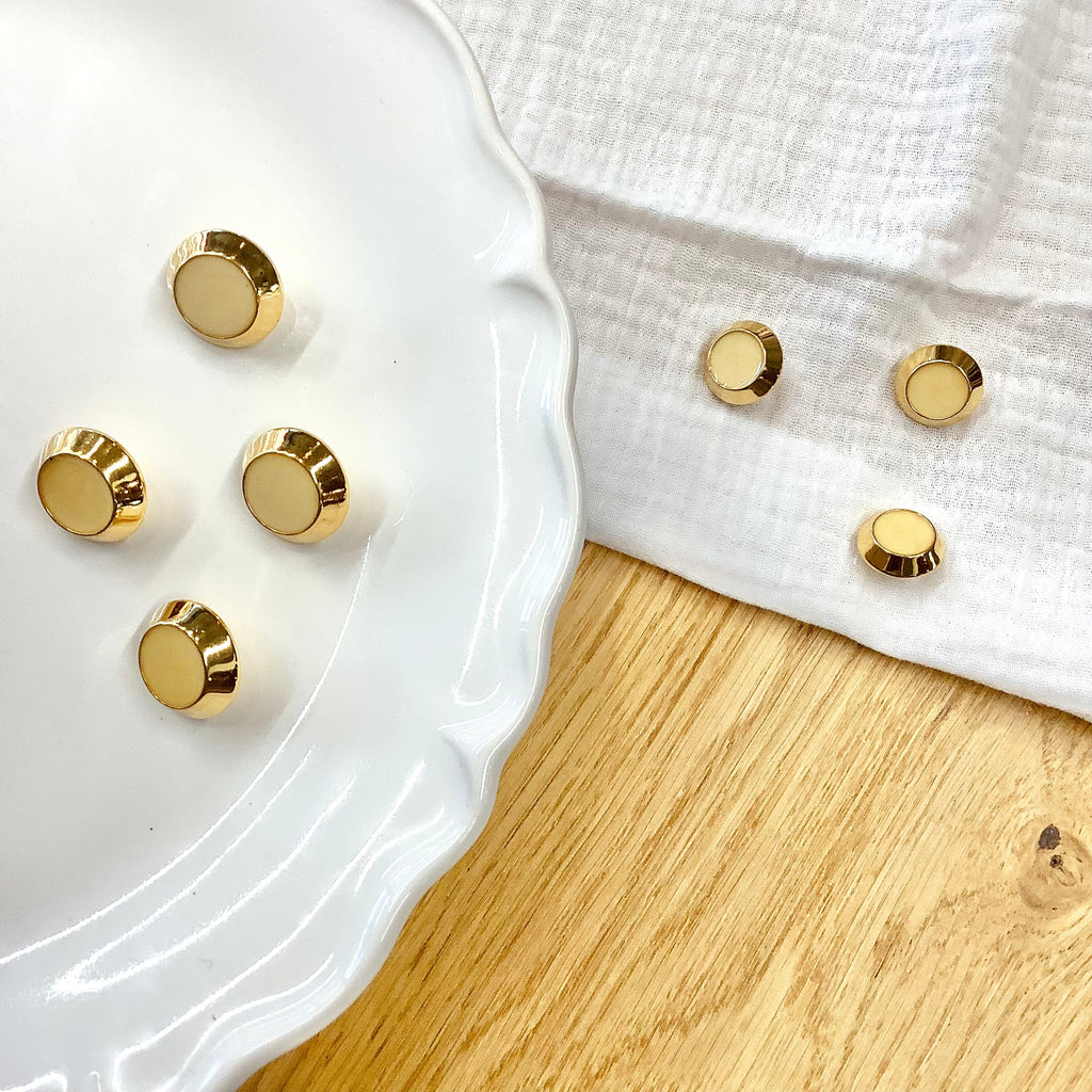 Elan ; Bouton à tige, crème anglaise et or, 18 mm