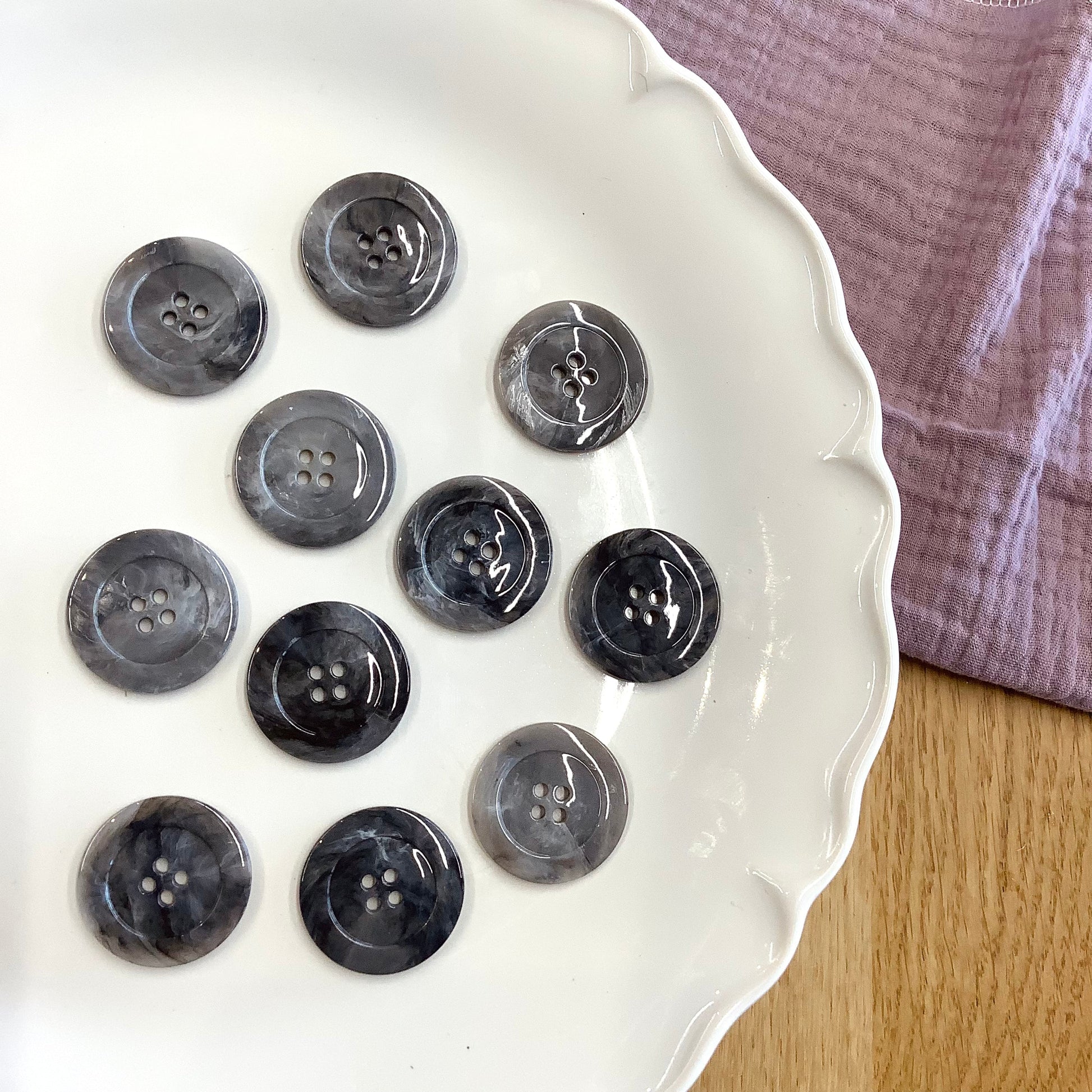 Elan ; Bouton 4 trous, gris, 25 mm