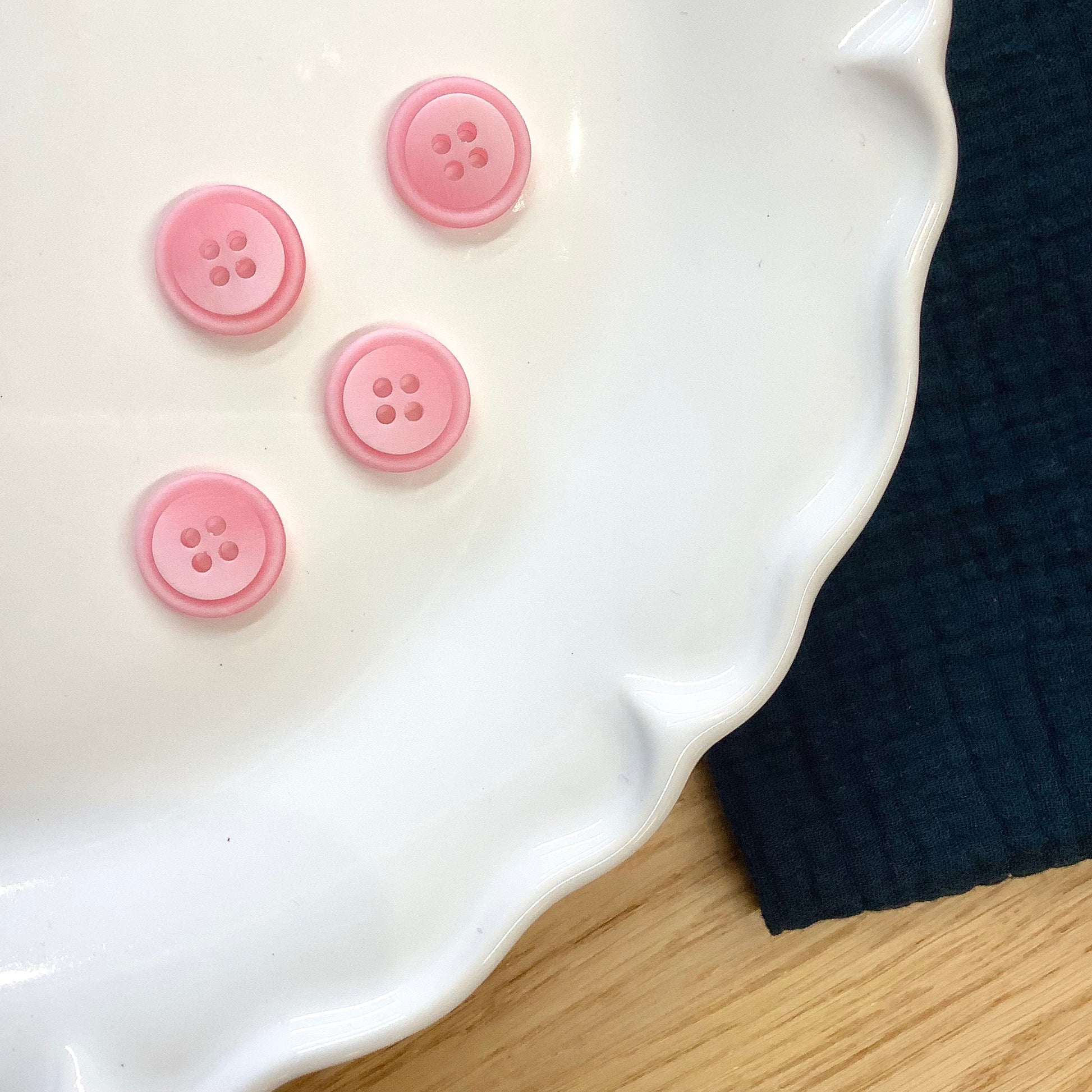 Elan ; Bouton 4 trous, rose, 15 mm