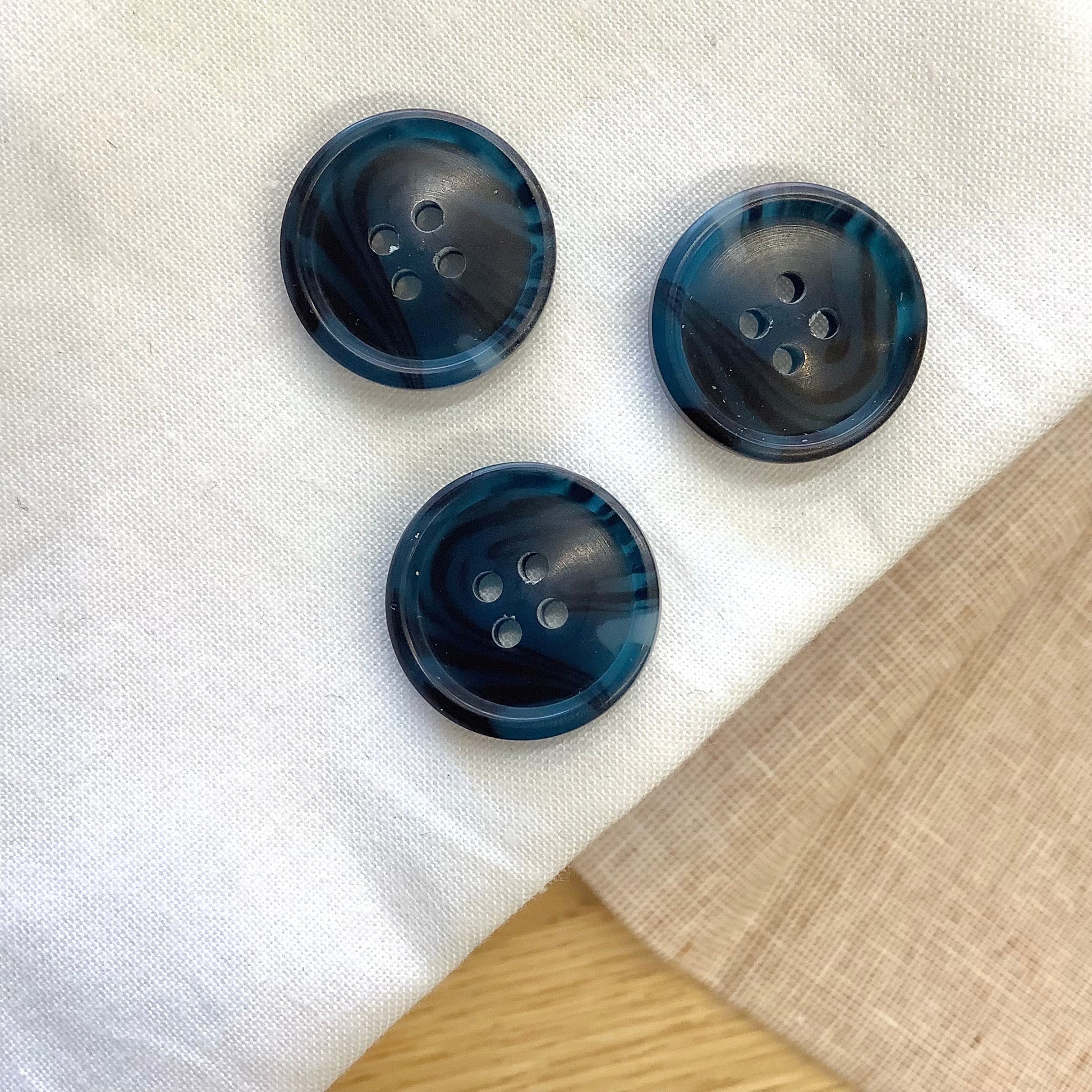 Elan ; Bouton 4 trous, bleu, 20 mm