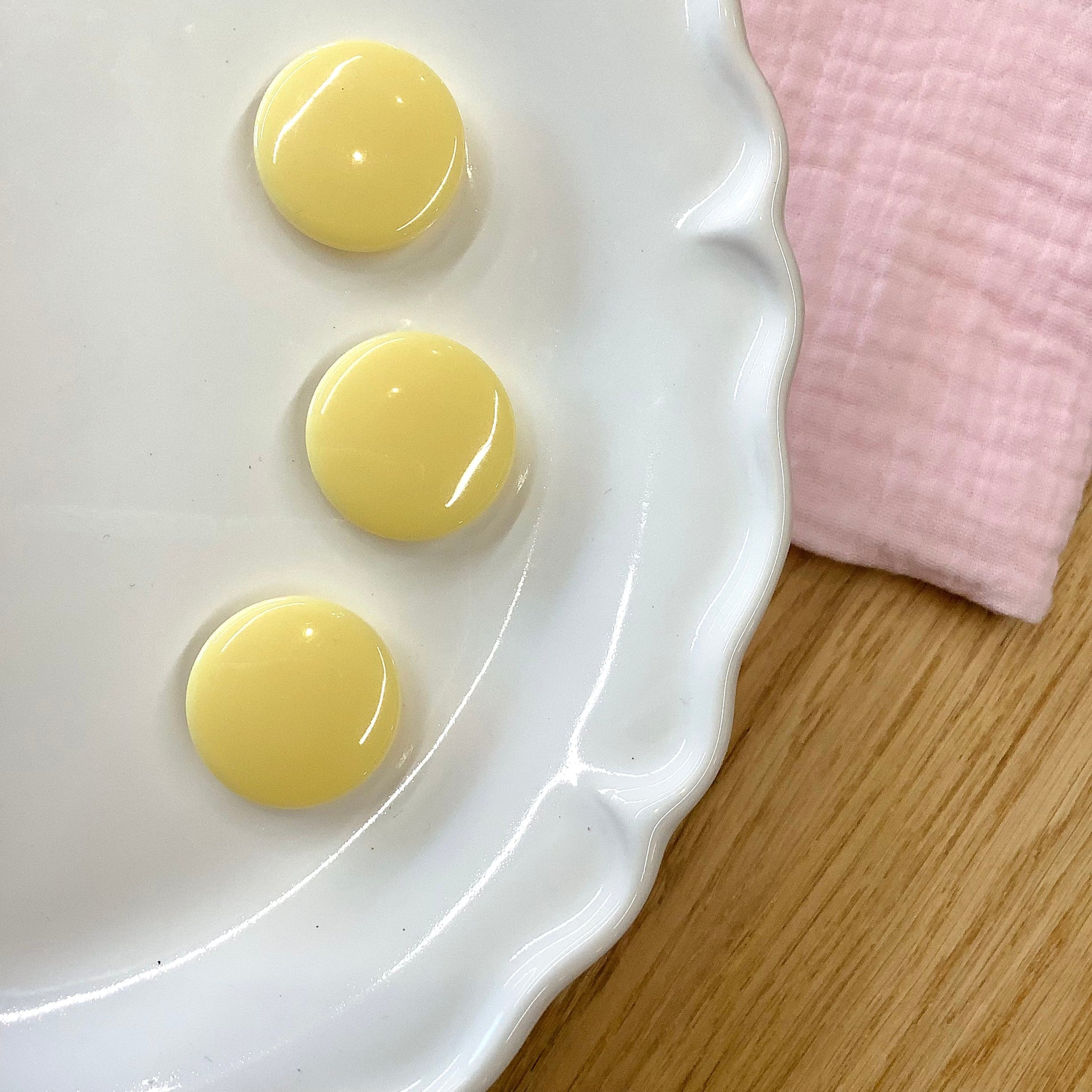 Elan ; Bouton à tige, jaune, 25 mm