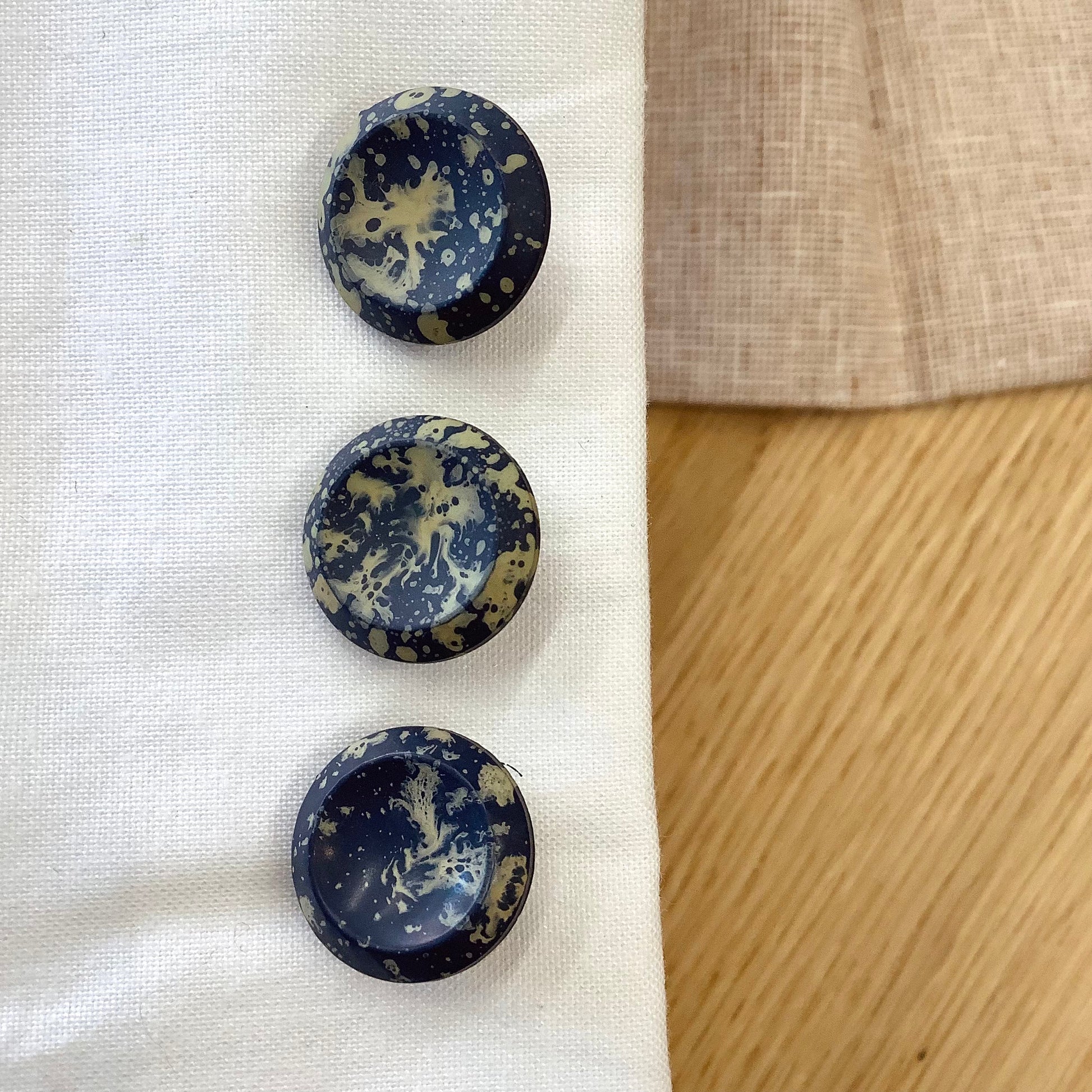 Elan ; Bouton à tige, bleu, 18 mm