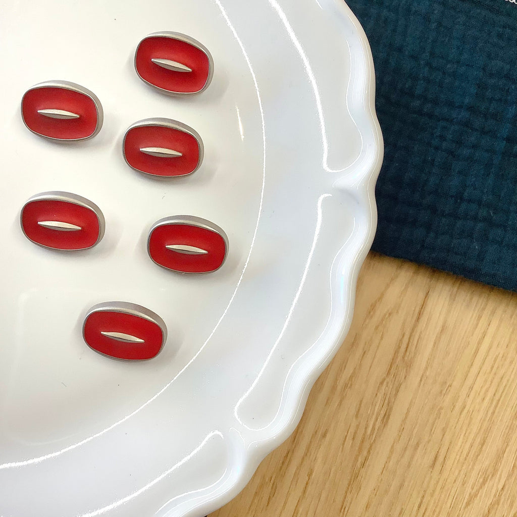 Elan ; Bouton à tige, rouge et argent, 20 mm