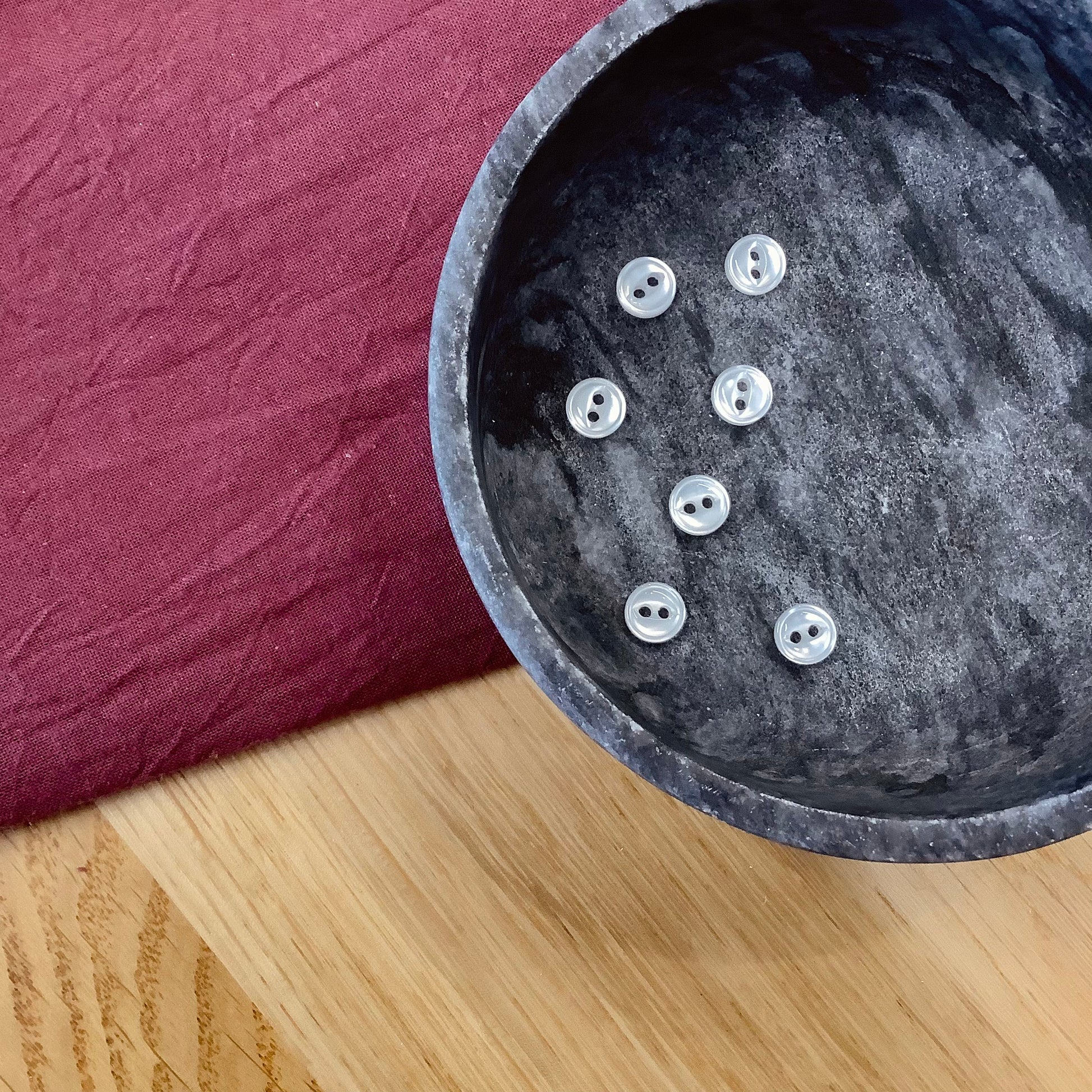 Elan ; bouton à 2 trous, blanc - 1/4"