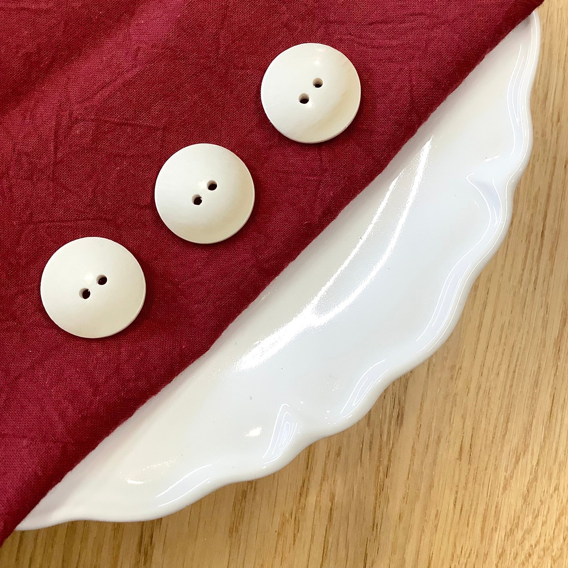 Elan ; Bouton à 2 trous, ivoire, 23 mm