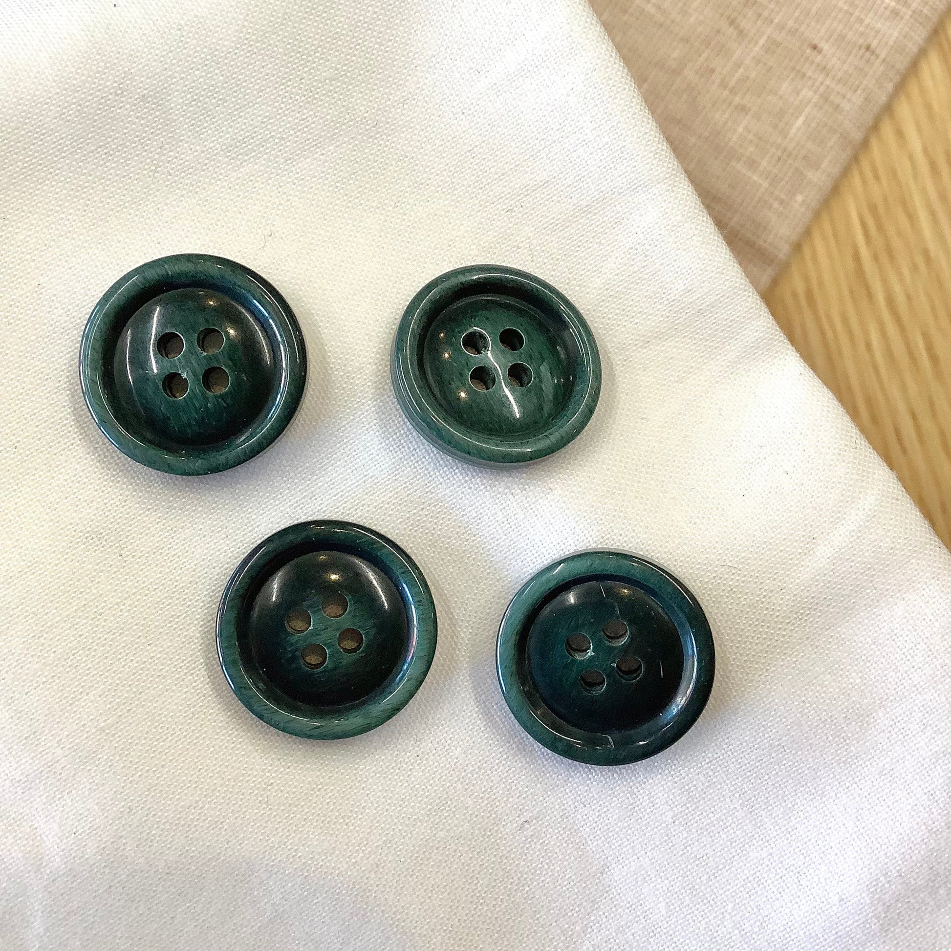 Elan ; Bouton 4 trous, vert émeraude, 20 mm