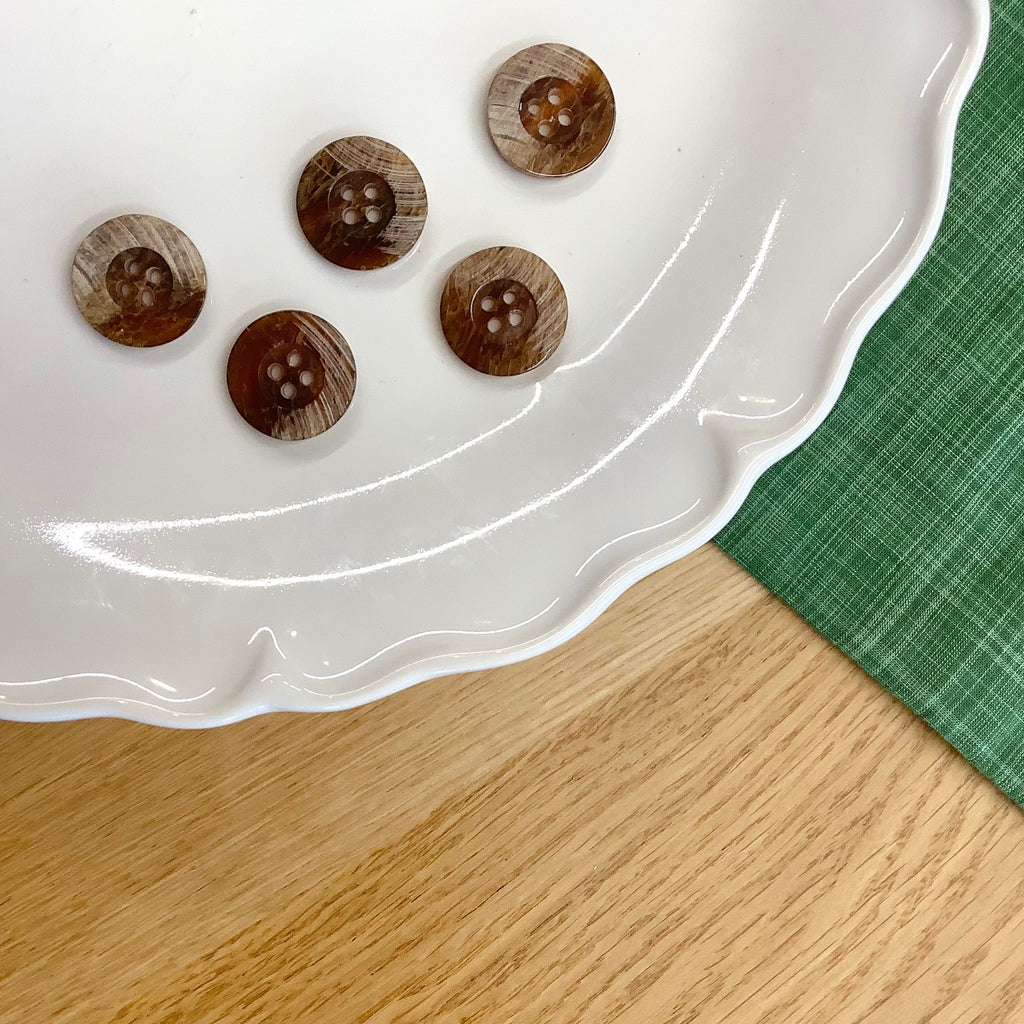 Elan; Bouton 4 trous, marron et crème, 11/16" (18 mm).