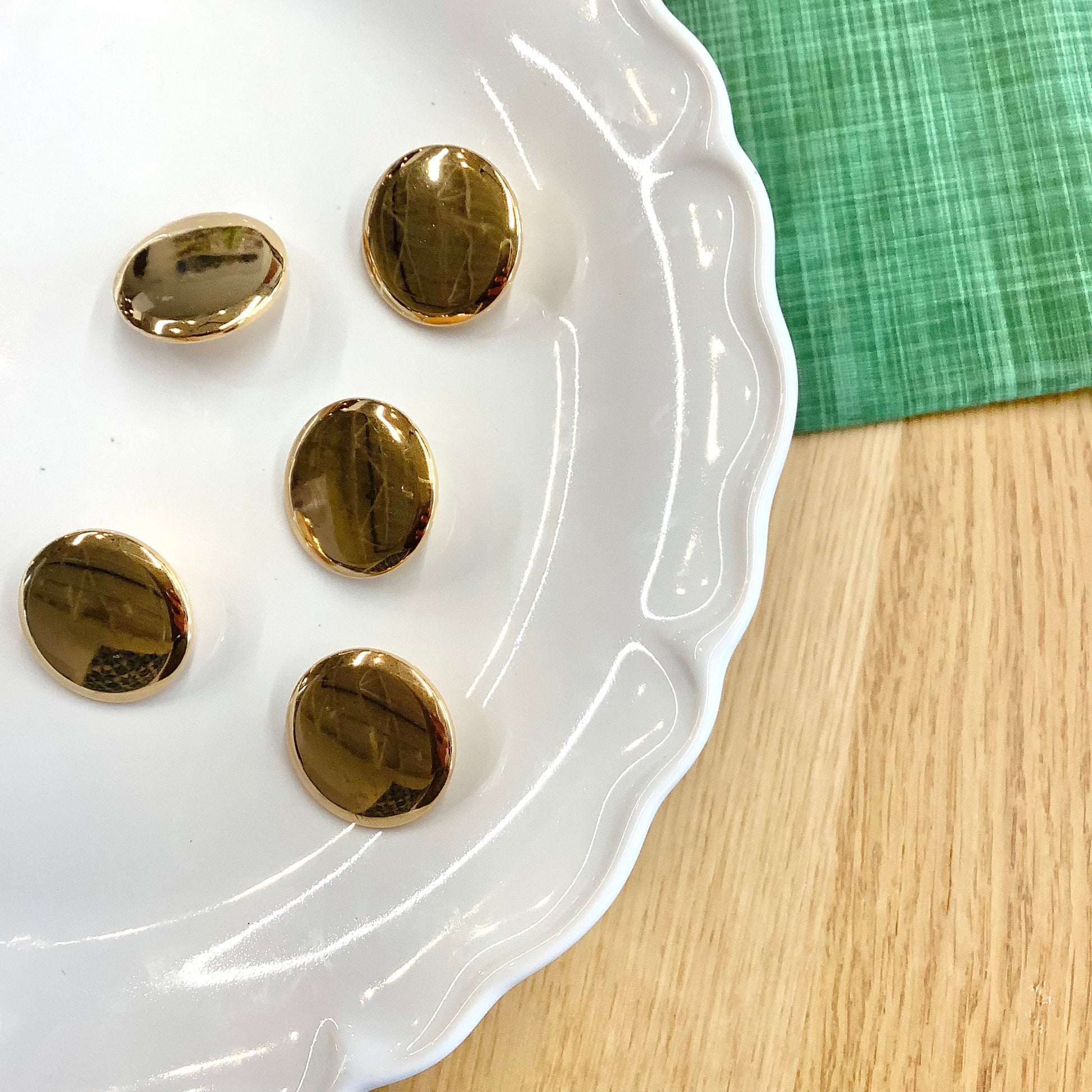 Elan ; Bouton à tige, or, 25 mm