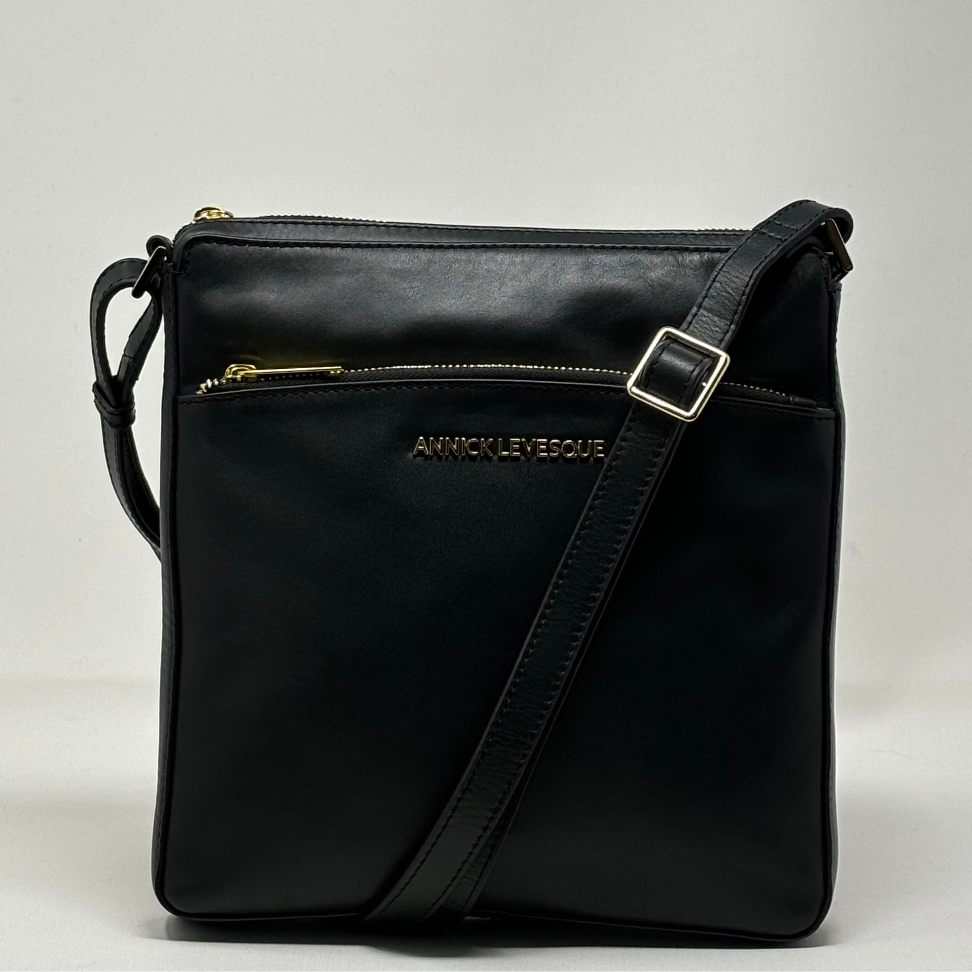 Black Leather Shoulder Bag | Gisèle