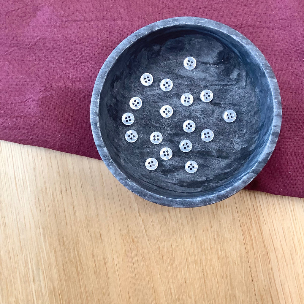 Elan ; Bouton 4 trous, blanc - 5/16"