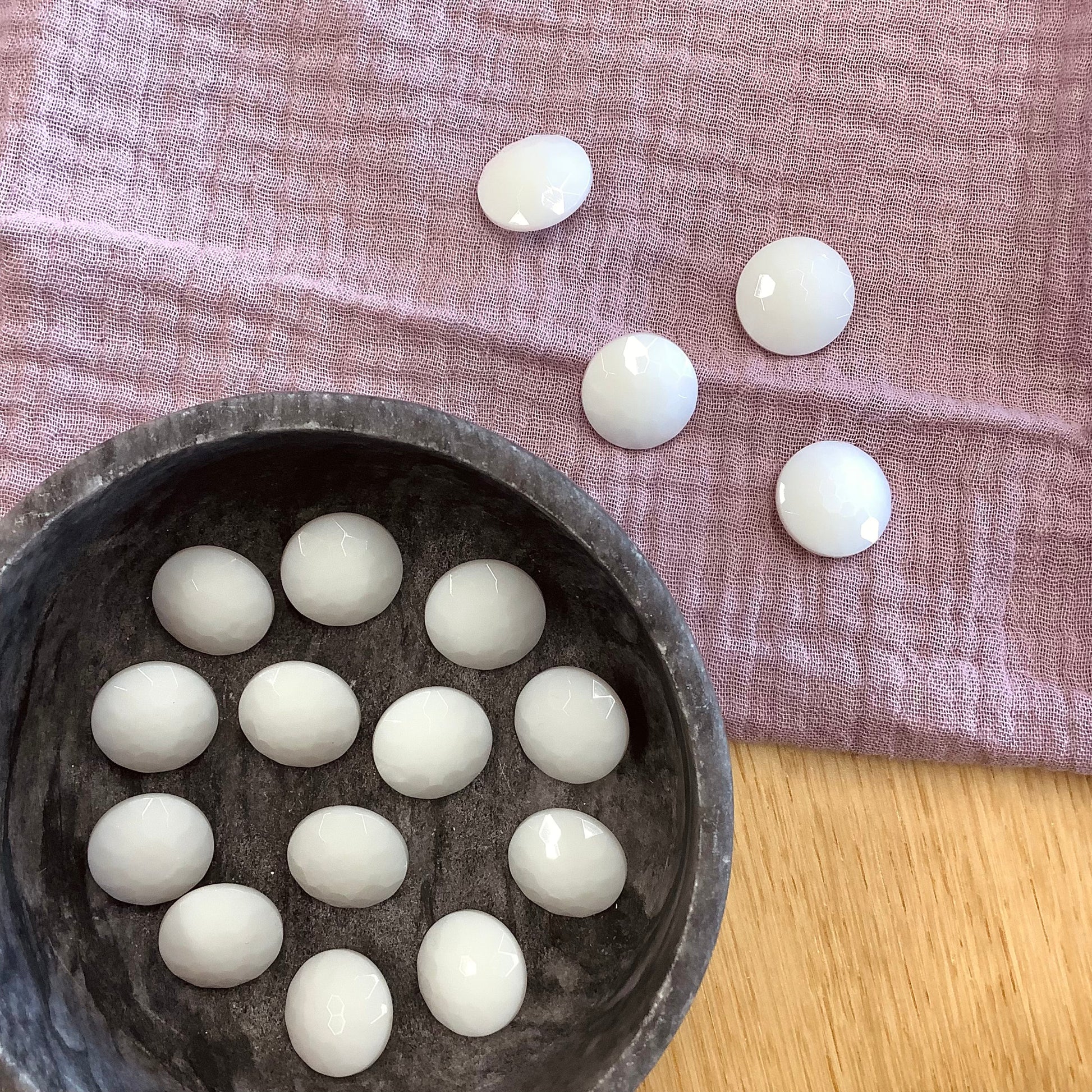 Elan ; Bouton à tige, blanc, 18 mm