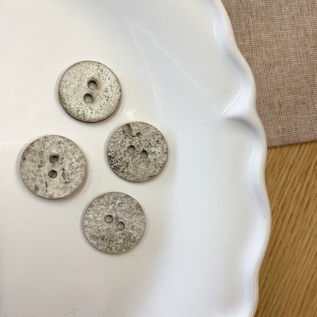 ELAN ; Bouton 2 trous, écru - 20 mm