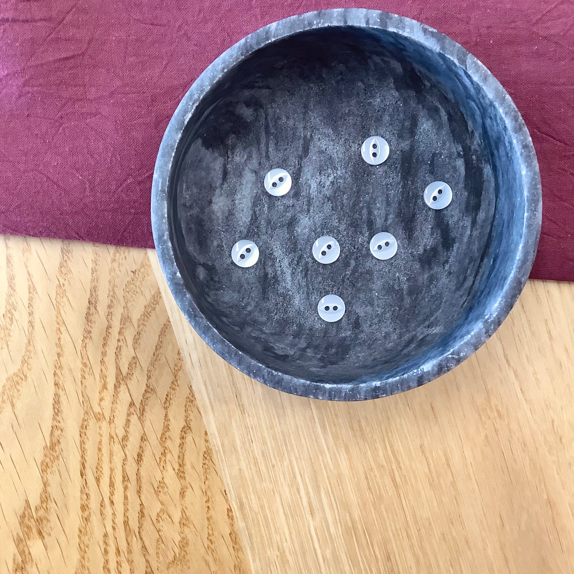 Elan ; Bouton à 2 trous, blanc - 3/8"