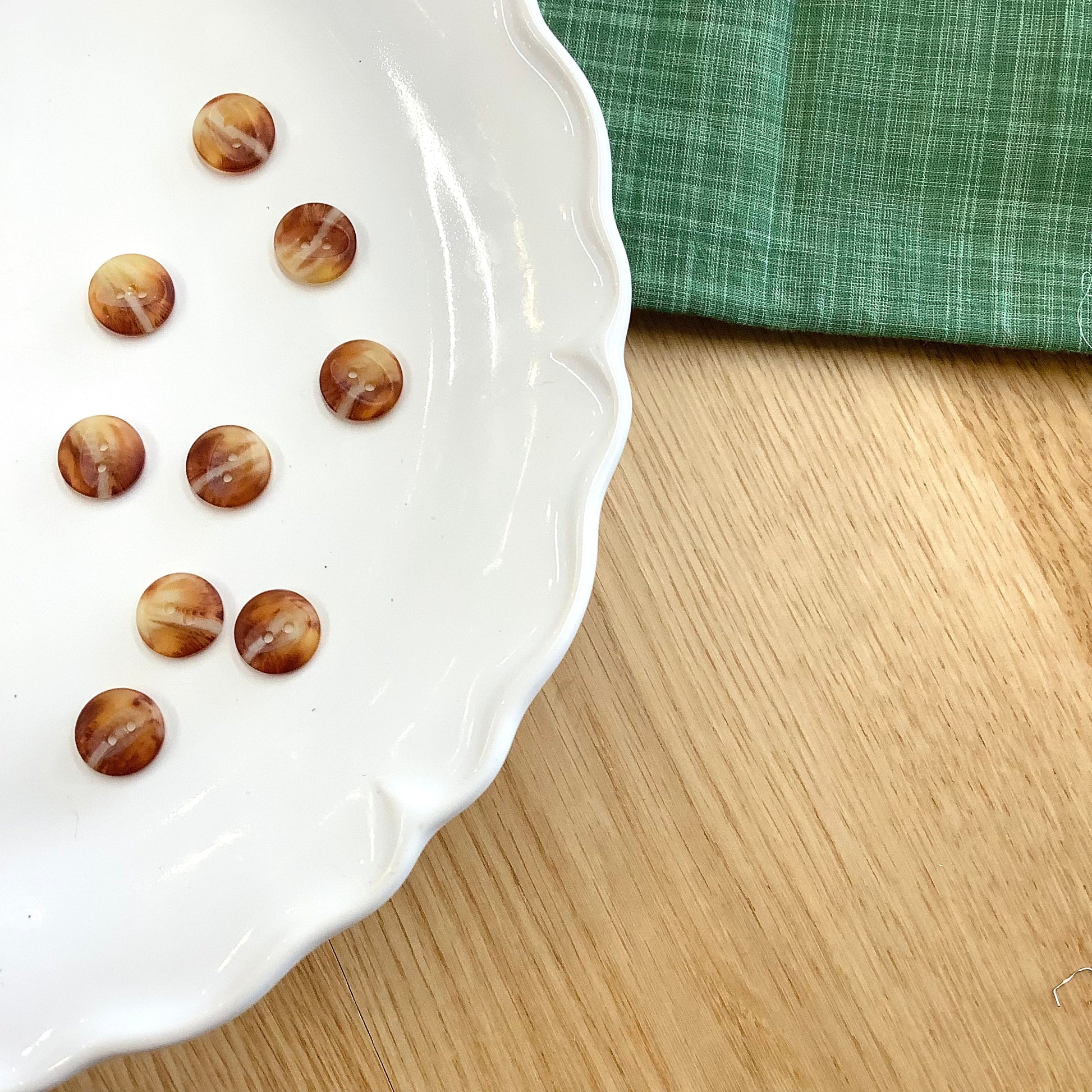 Elan ; Bouton 2 trous, marron, 13 mm