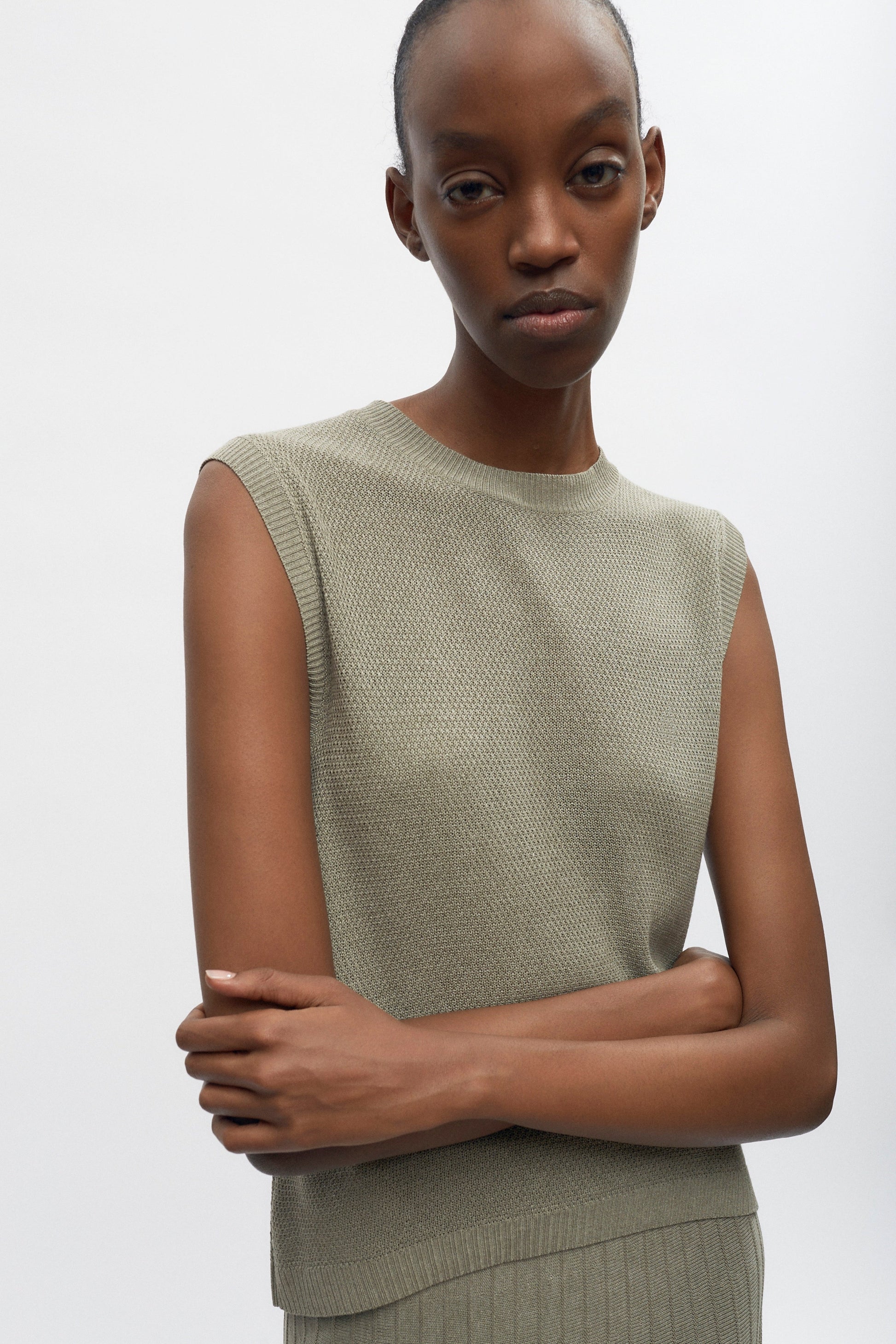T-shirt sans manches en maille pour femme