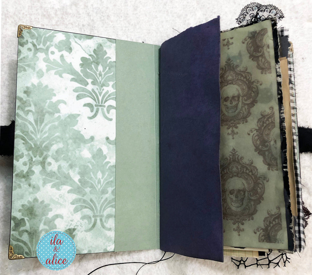 Journal d'Halloween gothique et étrange - Sorcière dans un cimetière