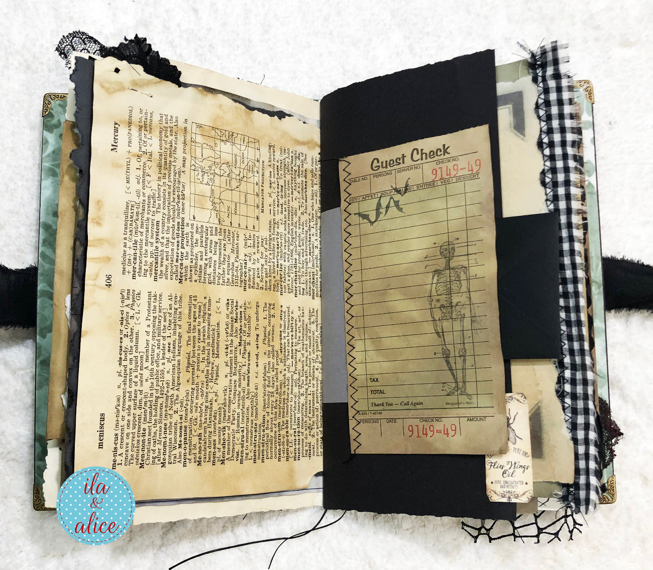 Journal d'Halloween gothique et étrange - Sorcière dans un cimetière