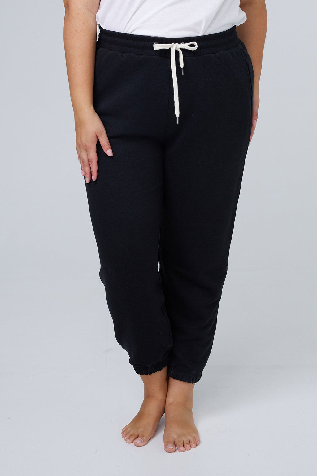 [Lilia is 1m73 - 5'8" wears an 2XL]
