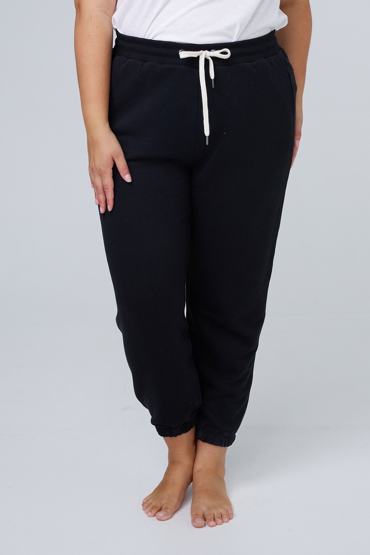 [Lilia is 1m73 - 5'8" wears an 2XL]