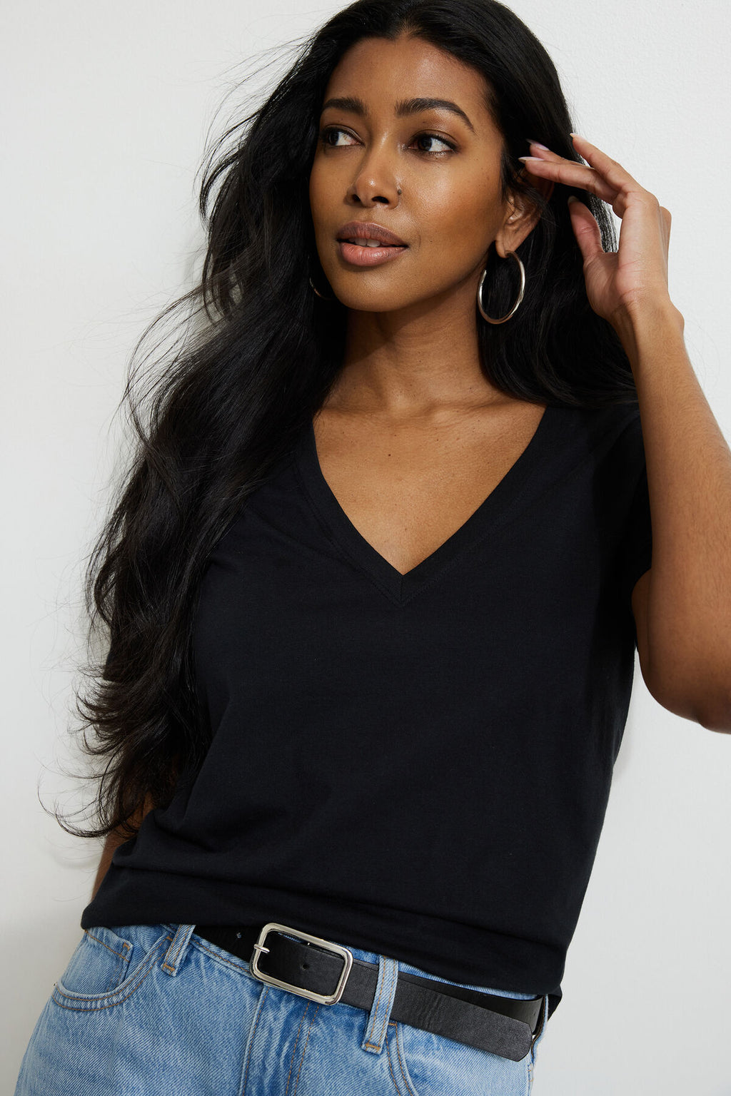 T-shirt essentiel en coton à col en V