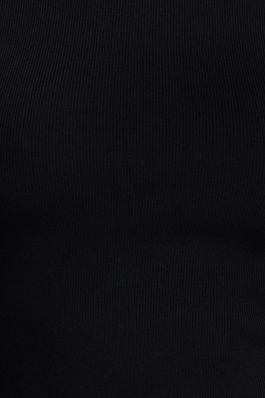 Pull à col roulé et poignets boutonnés