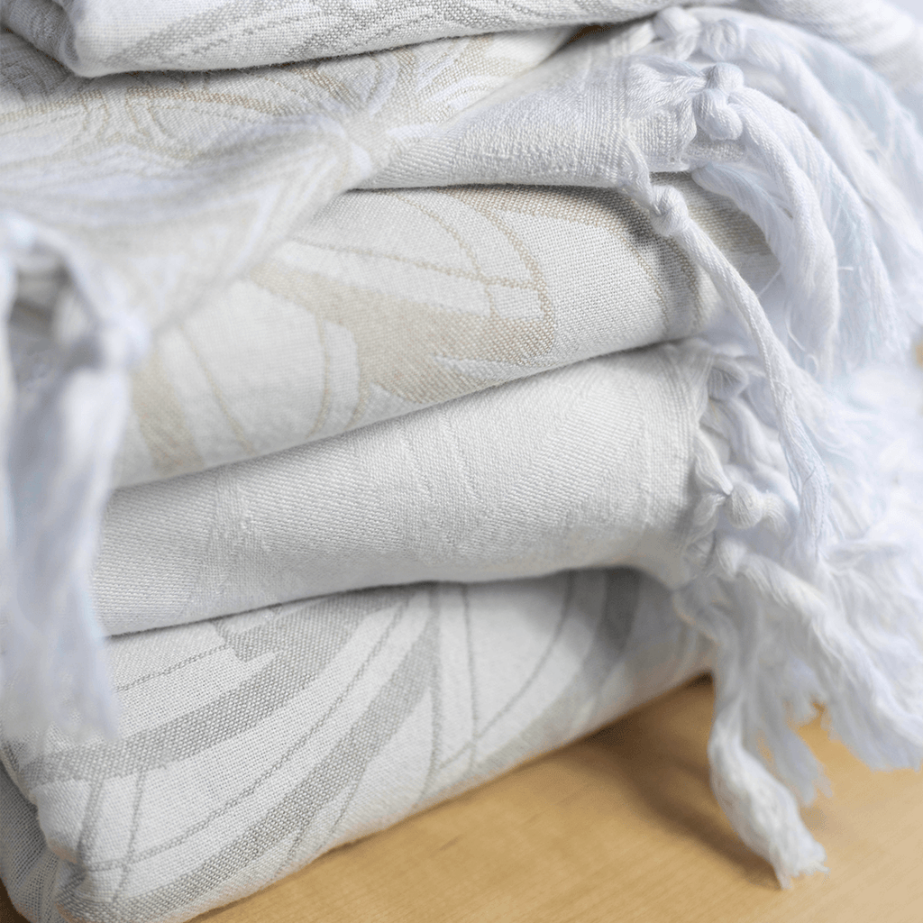 Everyday Luxury Turkish Body Towel in Oat & White Geometric Floral