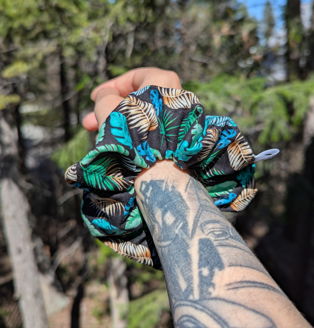 Clever Girl – Maple Cotton Scrunchie