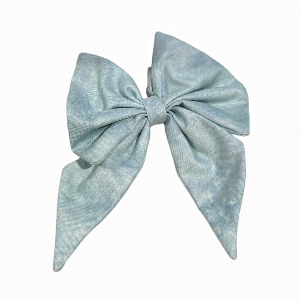 Young World Tailed Hair Bow