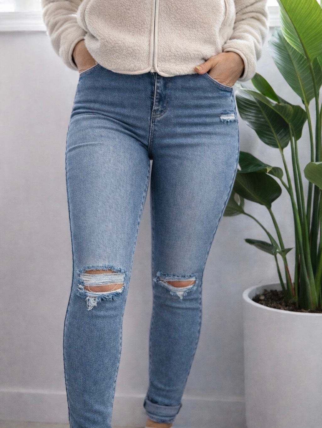 Dark Ripped Jeans