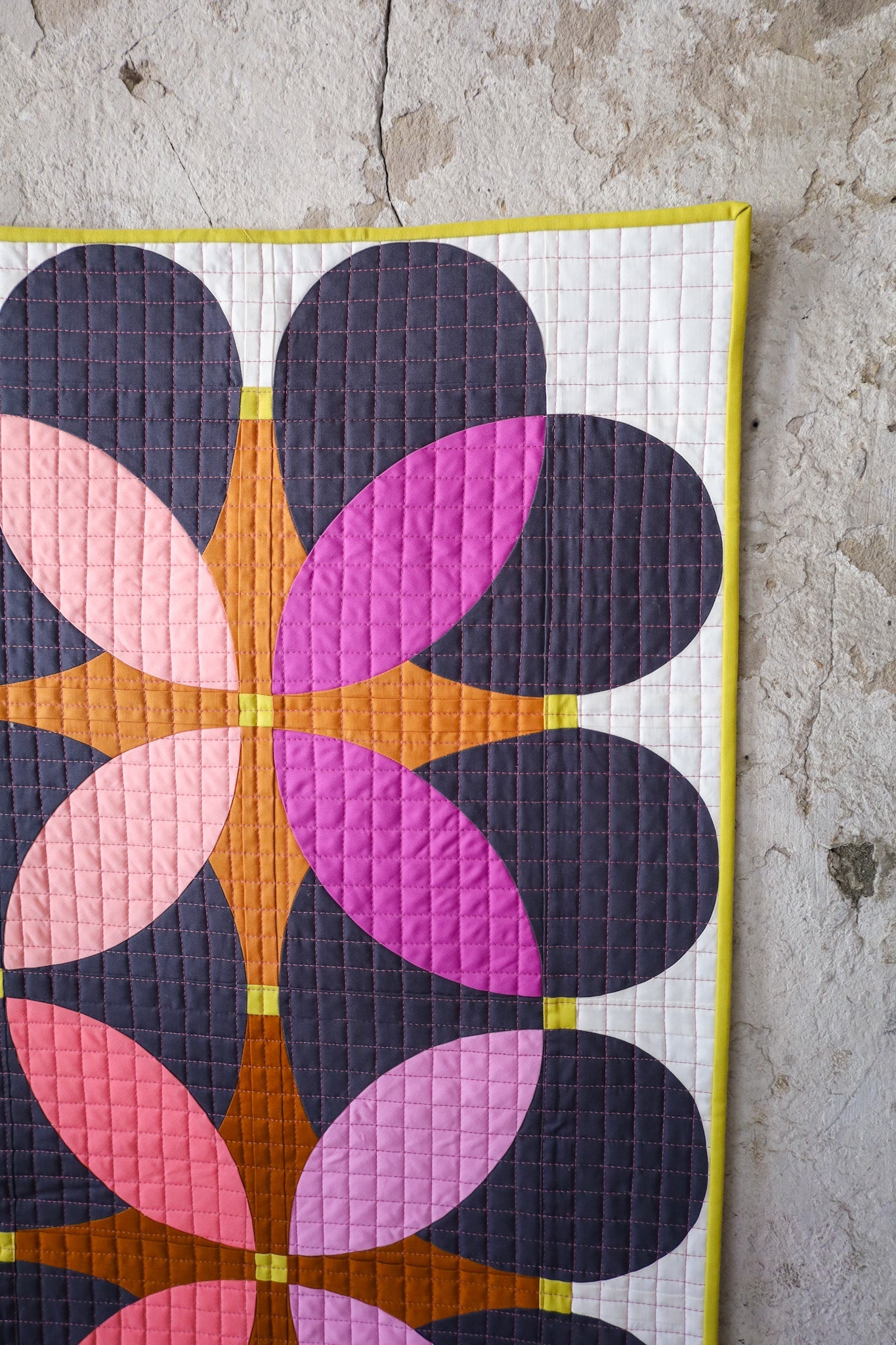 Retro Blossoms Quilt Kit - Cover version