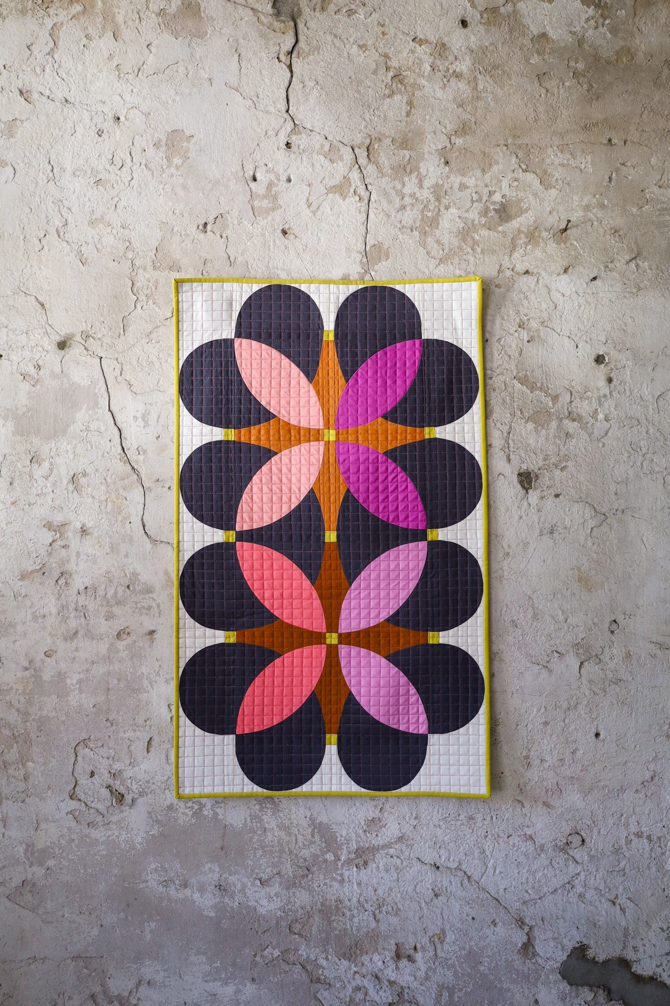 Retro Blossoms Quilt Kit - Cover version