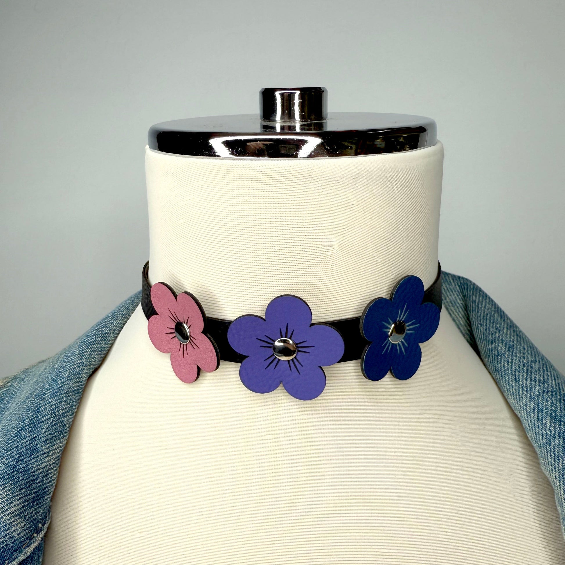Bisexual Flower Collar