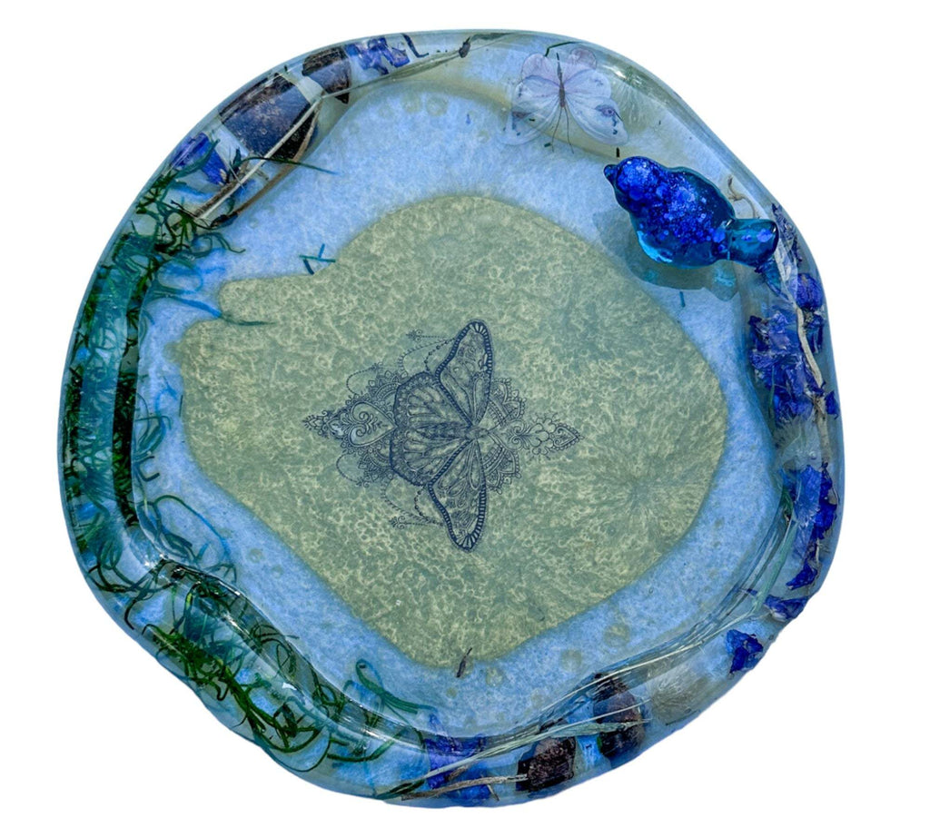 Whimsical Botanicals - Plateau à bibelots en résine fait main avec oiseau bleu