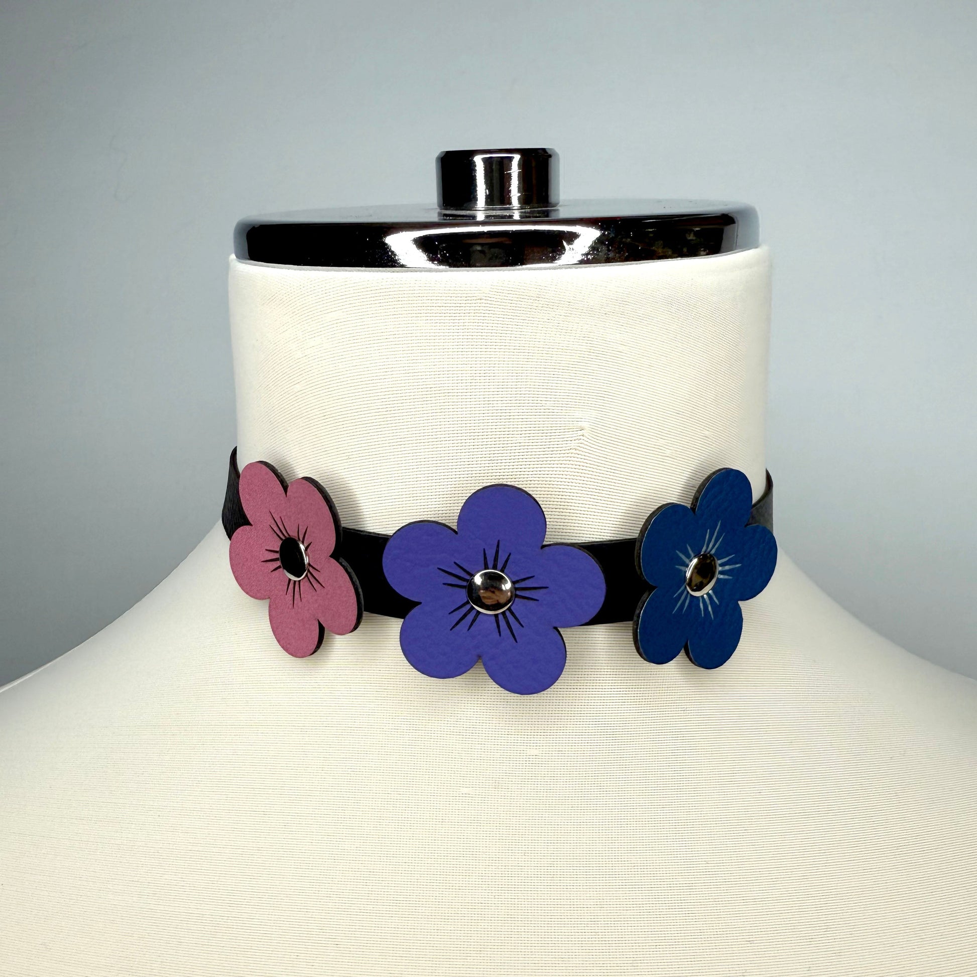 Bisexual Flower Collar