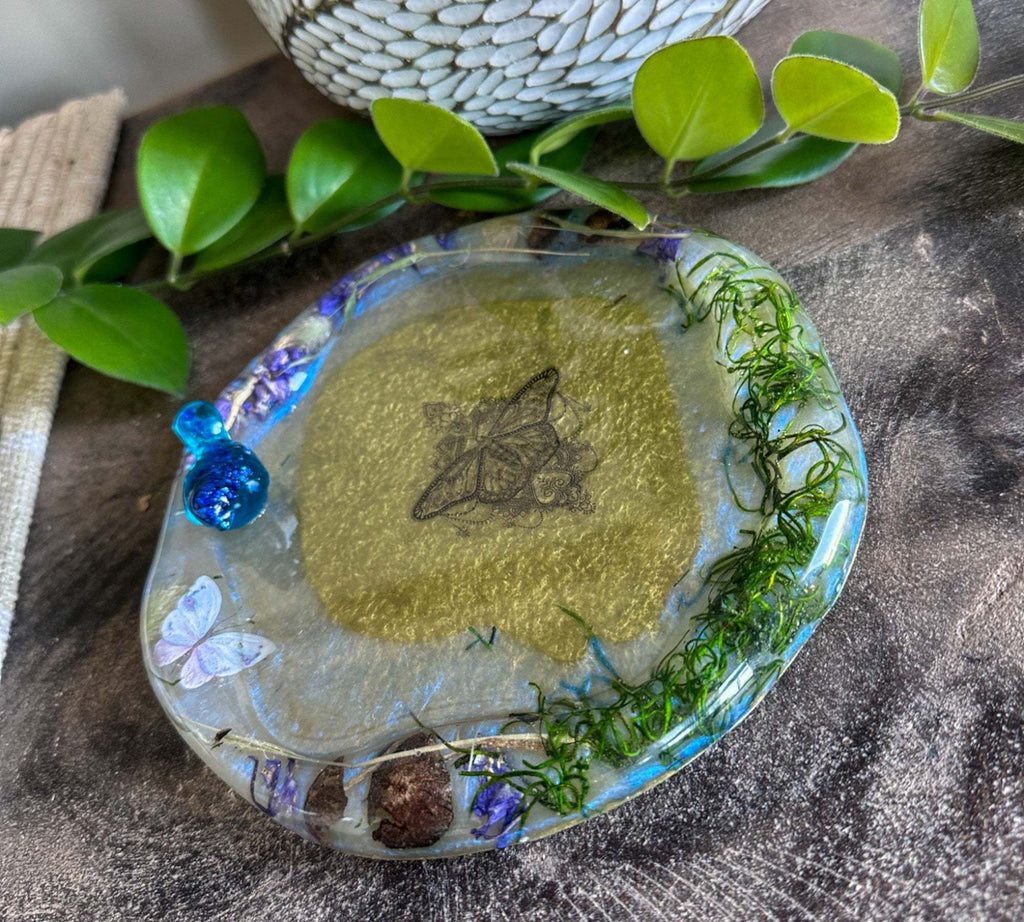 Whimsical Botanicals - Plateau à bibelots en résine fait main avec oiseau bleu
