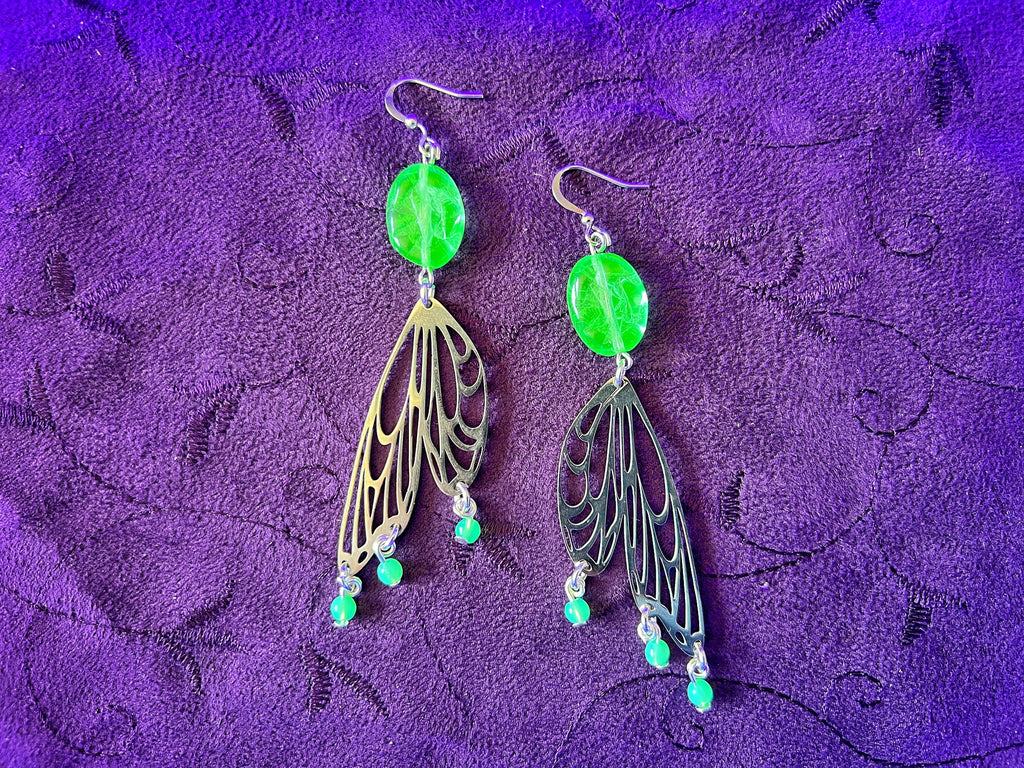 Boucles d'oreilles ailes de papillon et verre d'uranium vert tendre – Éclat audacieux inspiré de la nature 