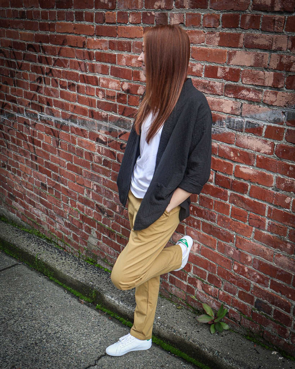 Le pantalon décontracté en coton biologique couleur miel