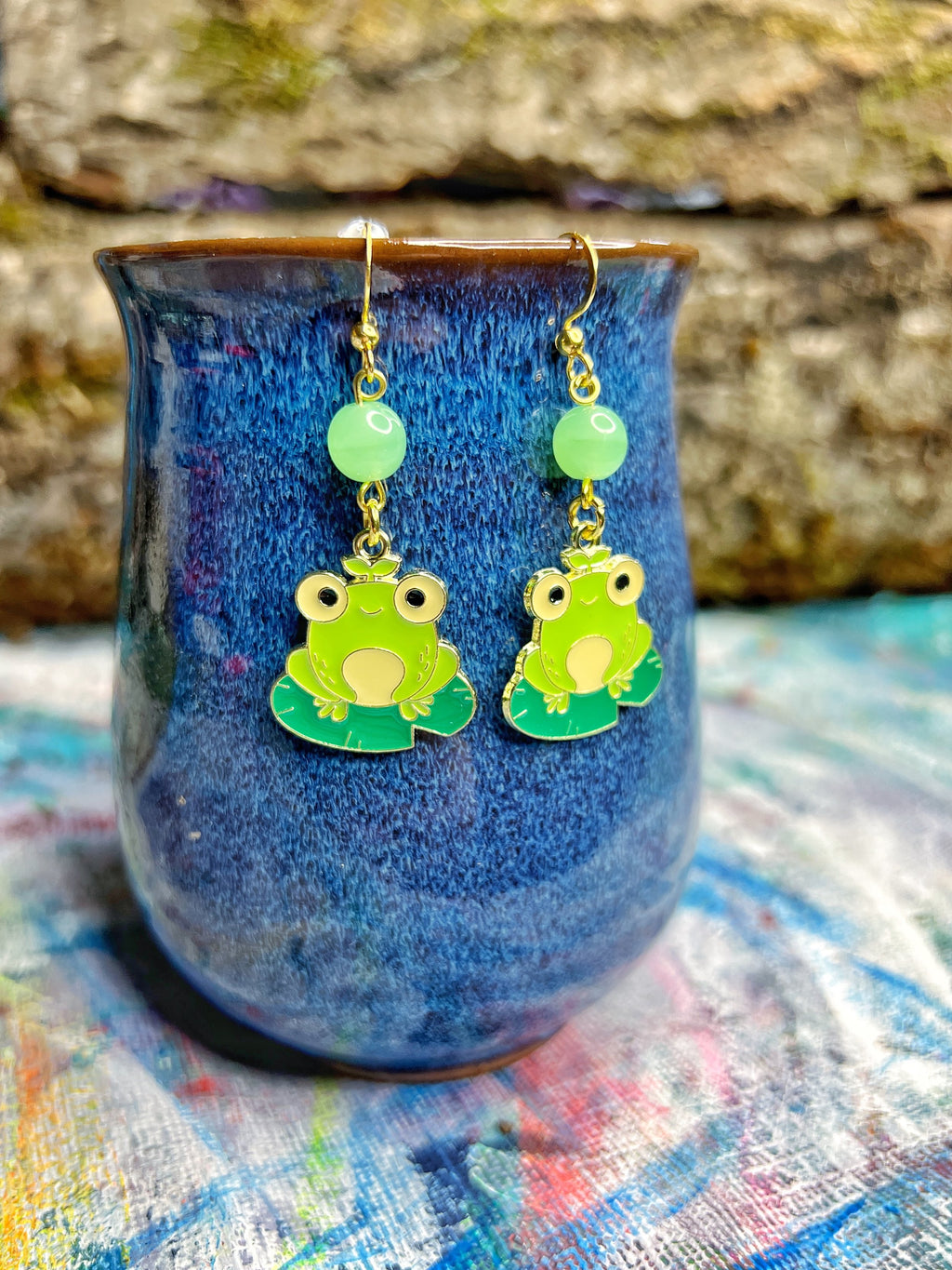 Boucles d'oreilles grenouille en verre d'uranium – Un charme amphibien et une fantaisie lumineuse 