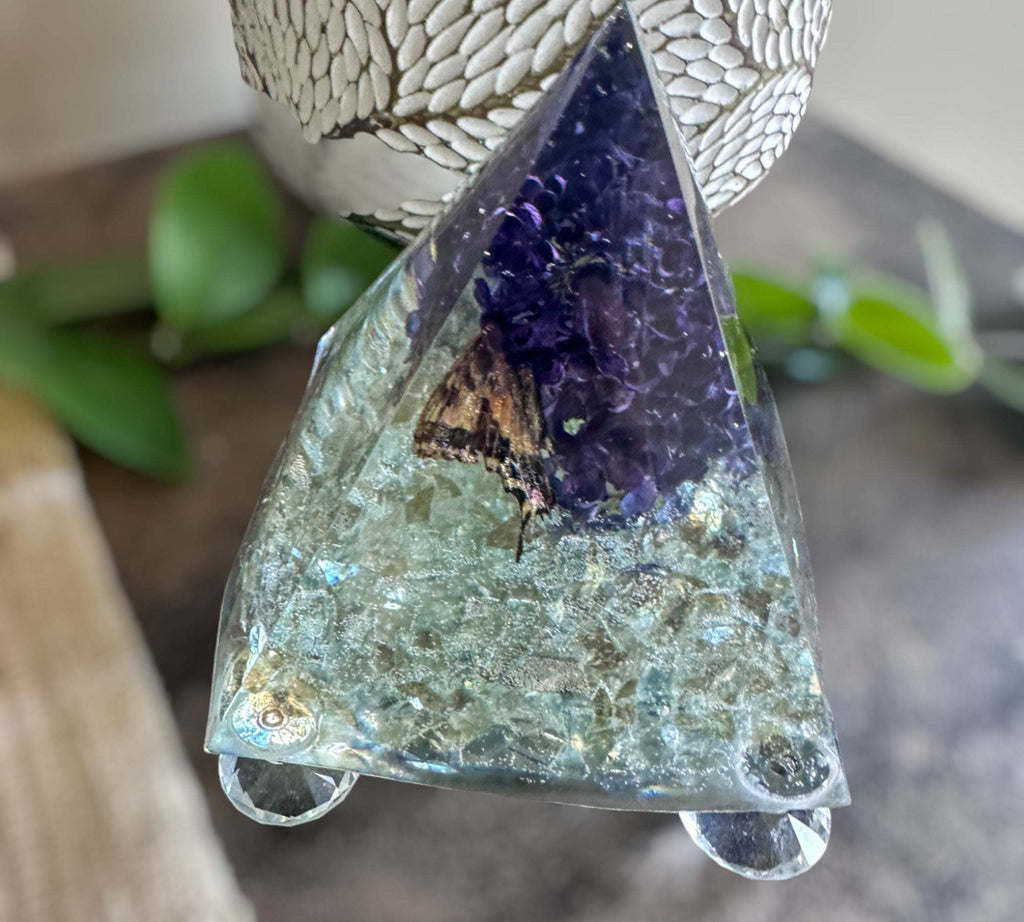 Lilac Dreams: Enchanting Monarch Butterfly Resin Pyramid