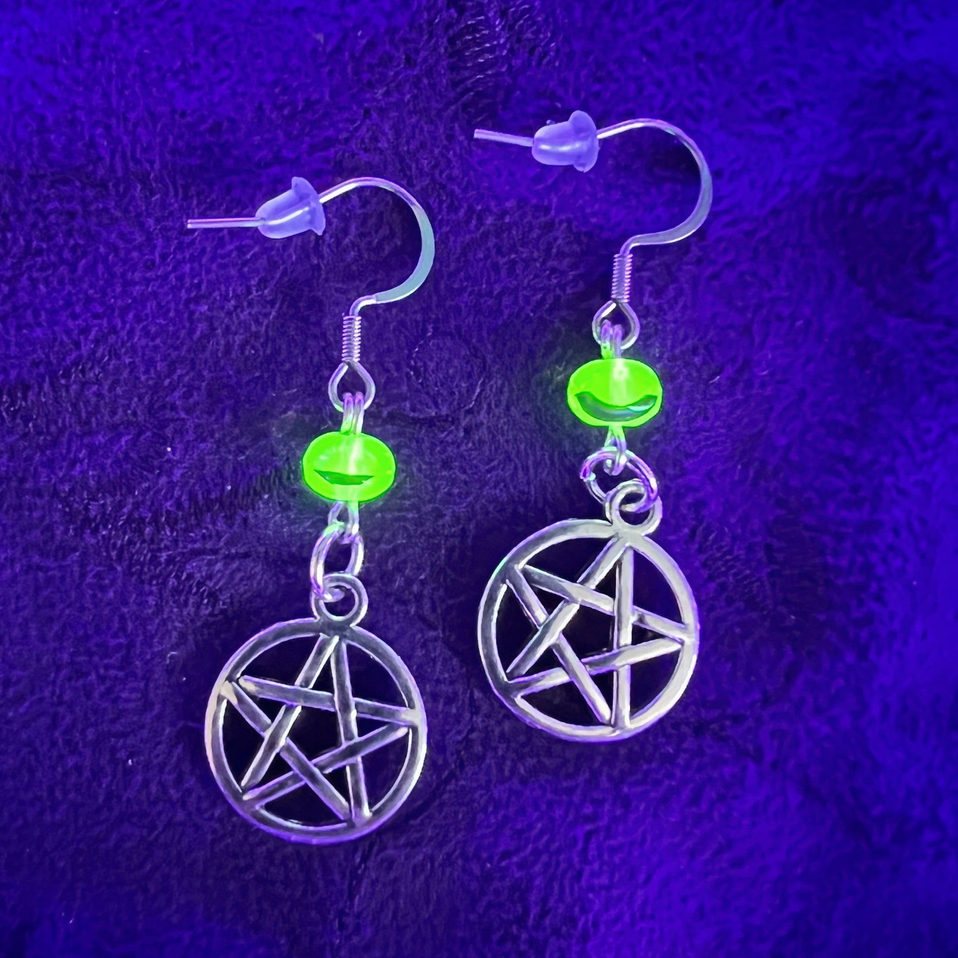 Uranium Glass Leaf Earrings with Celtic Knot Charm – Glowing Nature-Inspired Jewelry
