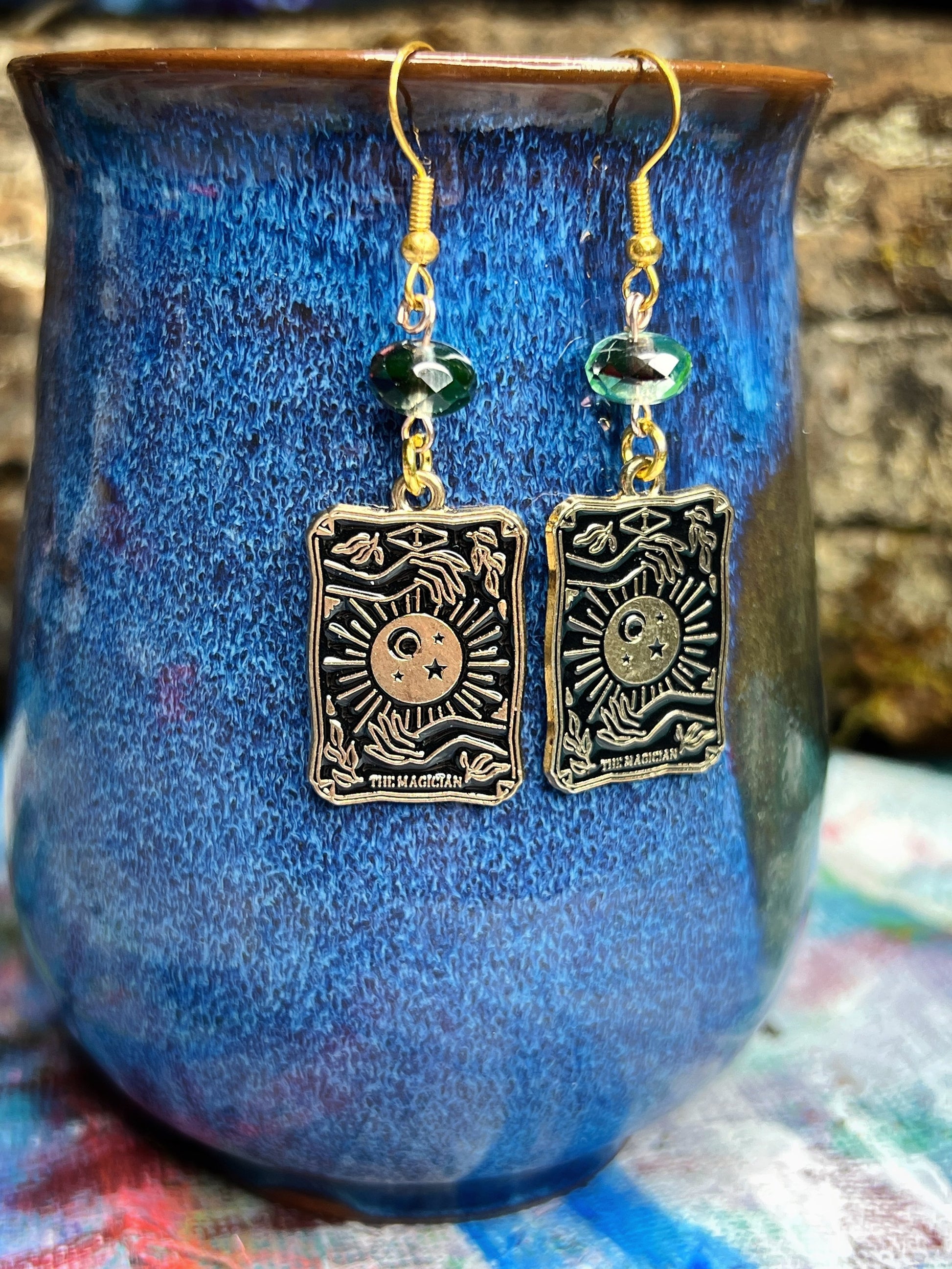 Boucles d'oreilles Magicien de Tarot avec perles de verre d'uranium vert