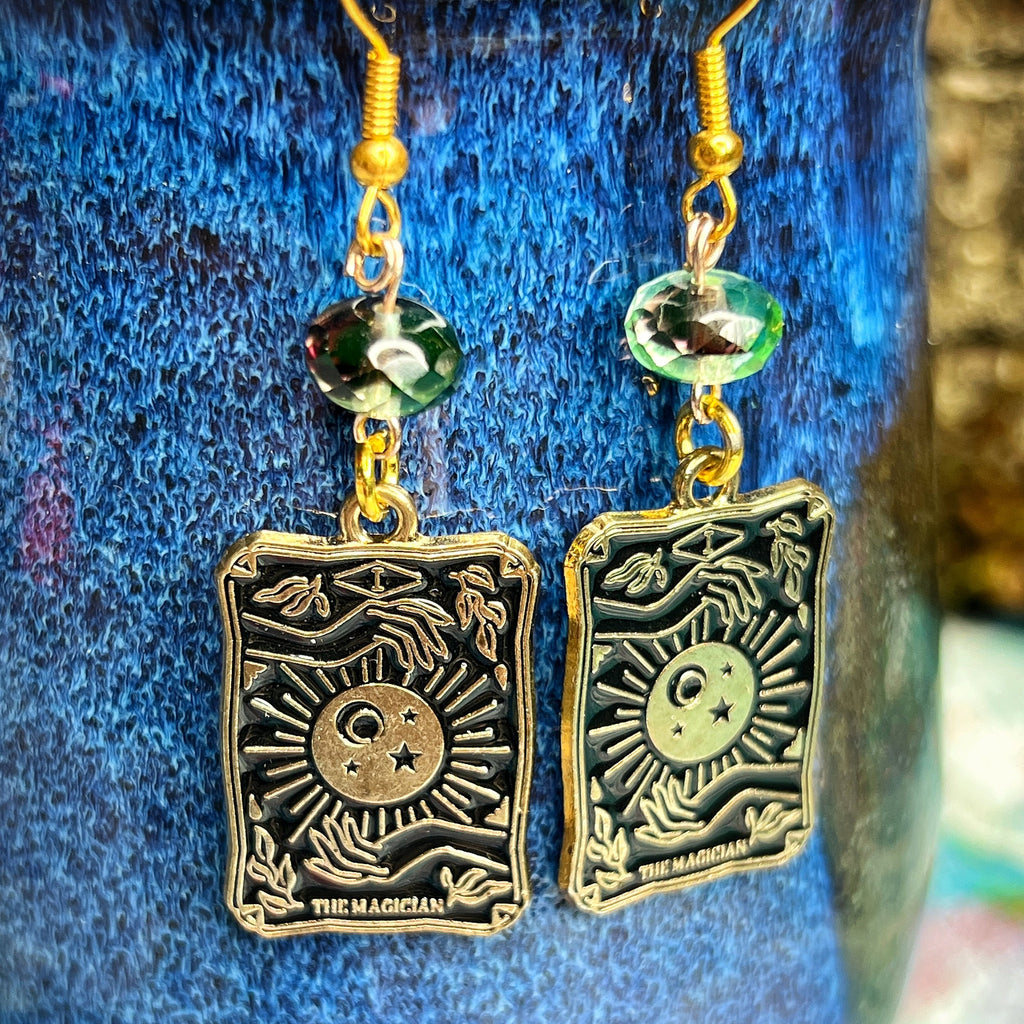 Boucles d'oreilles Magicien de Tarot avec perles de verre d'uranium vert
