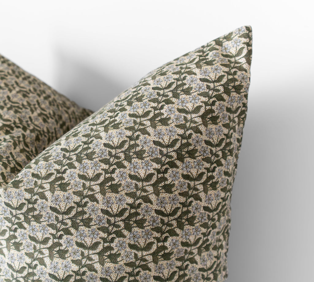 Sérénité | Housse de coussin à motif floral 