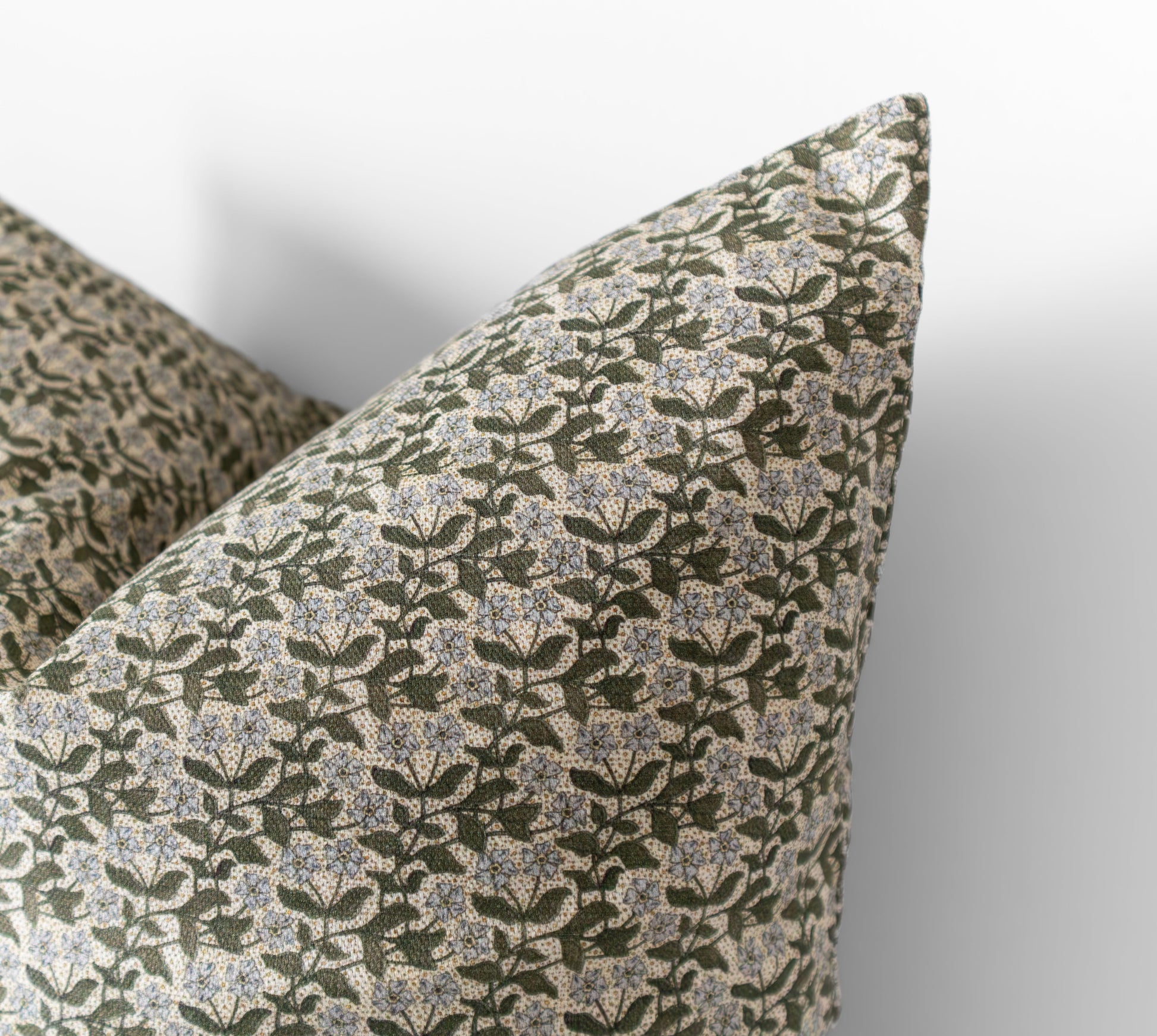 Sérénité | Housse de coussin à motif floral 